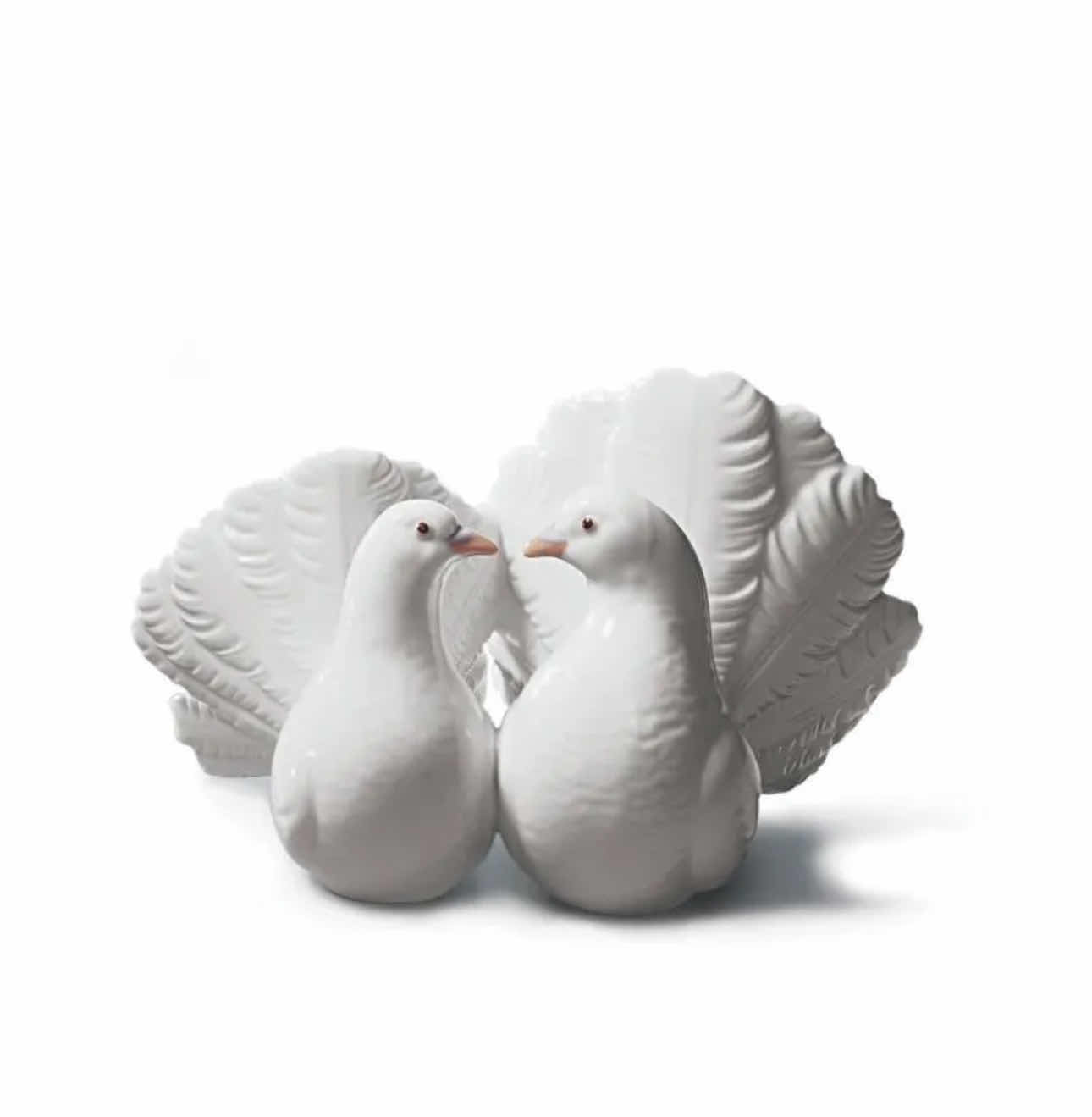 Photo 1 of LLADRO PORCELAIN DOVE STATUE. 3.5"H