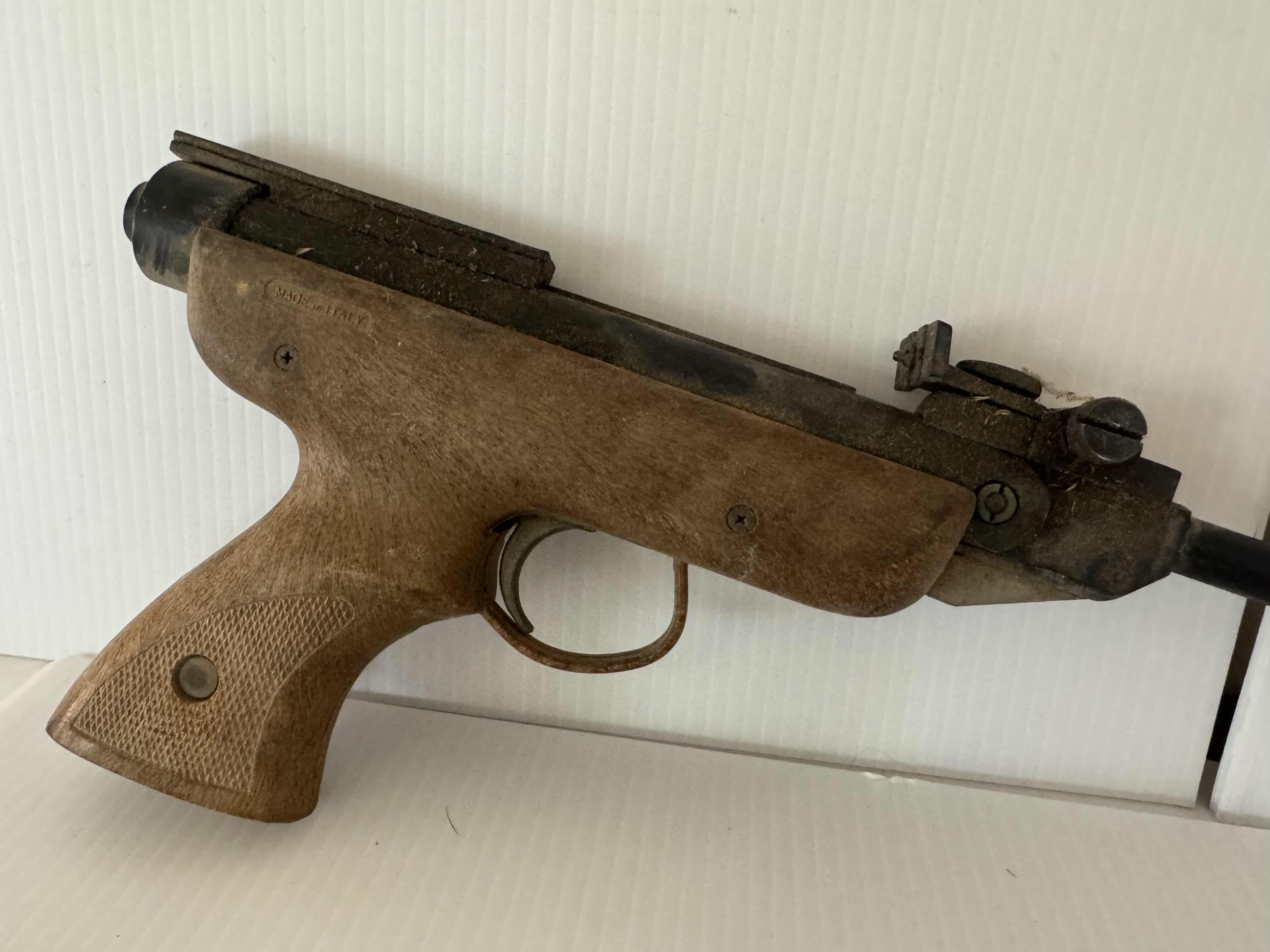 Photo 1 of 100
VINTAGE AIR PISTOL MADE IN ITALY