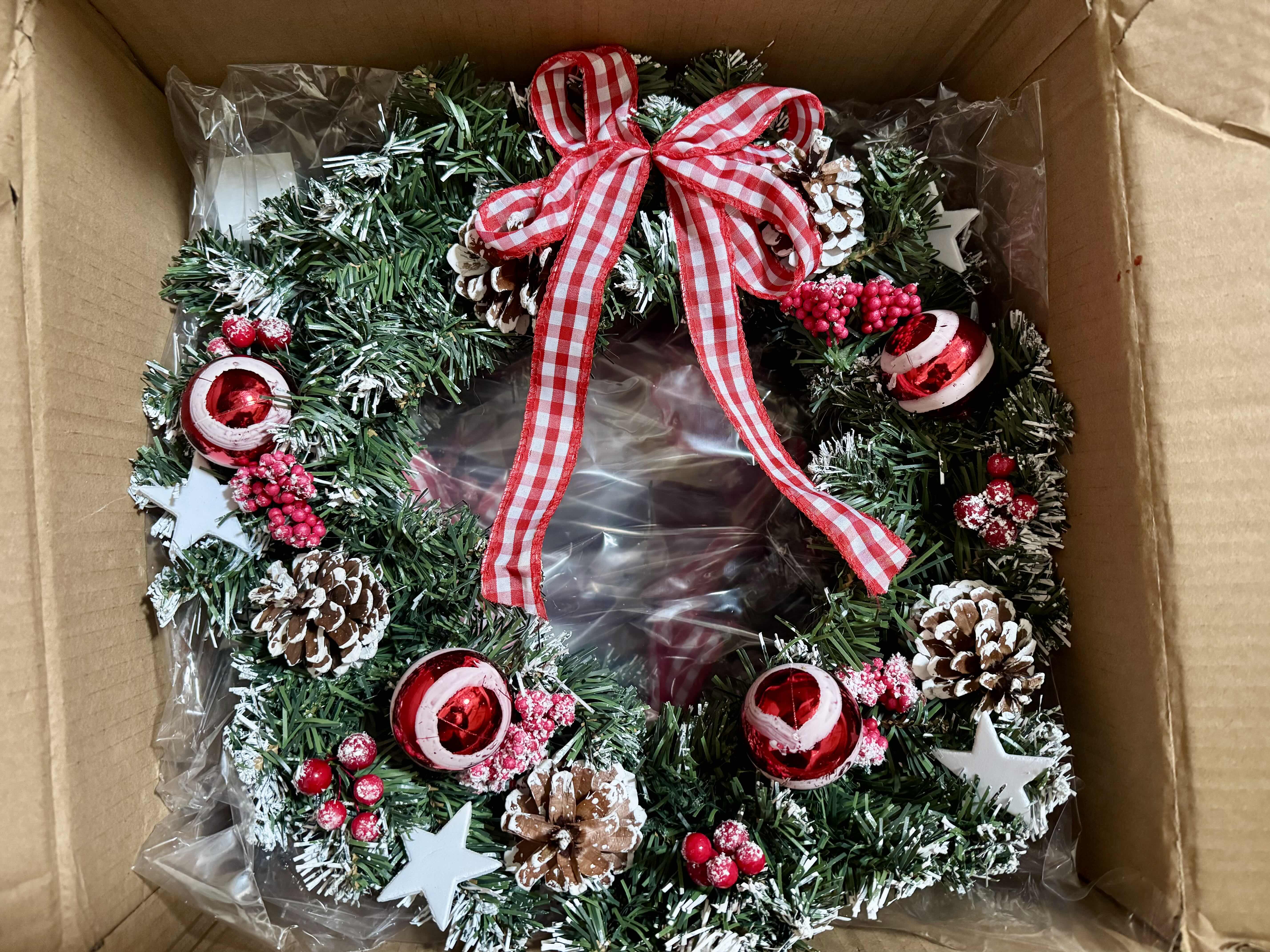 Photo 1 of BRAND NEW CASE OF HOME-X 18” CHRISTMAS WREATH WITH STARS