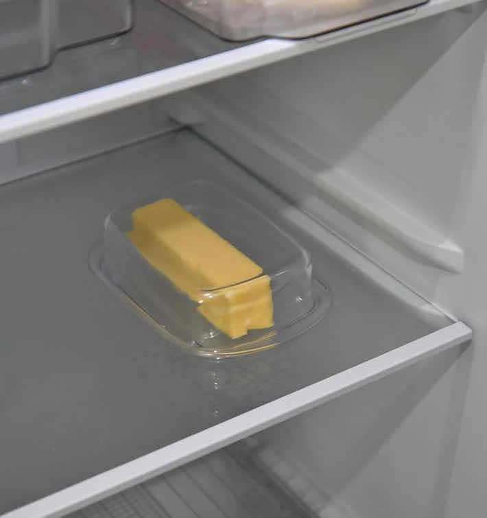 Photo 1 of CASE OF 48 HOME-X CLEAR ACRYLIC BUTTER DISH WITH COVER PLASTIC COVERED CHEESE HOLDER WITH TRAY
