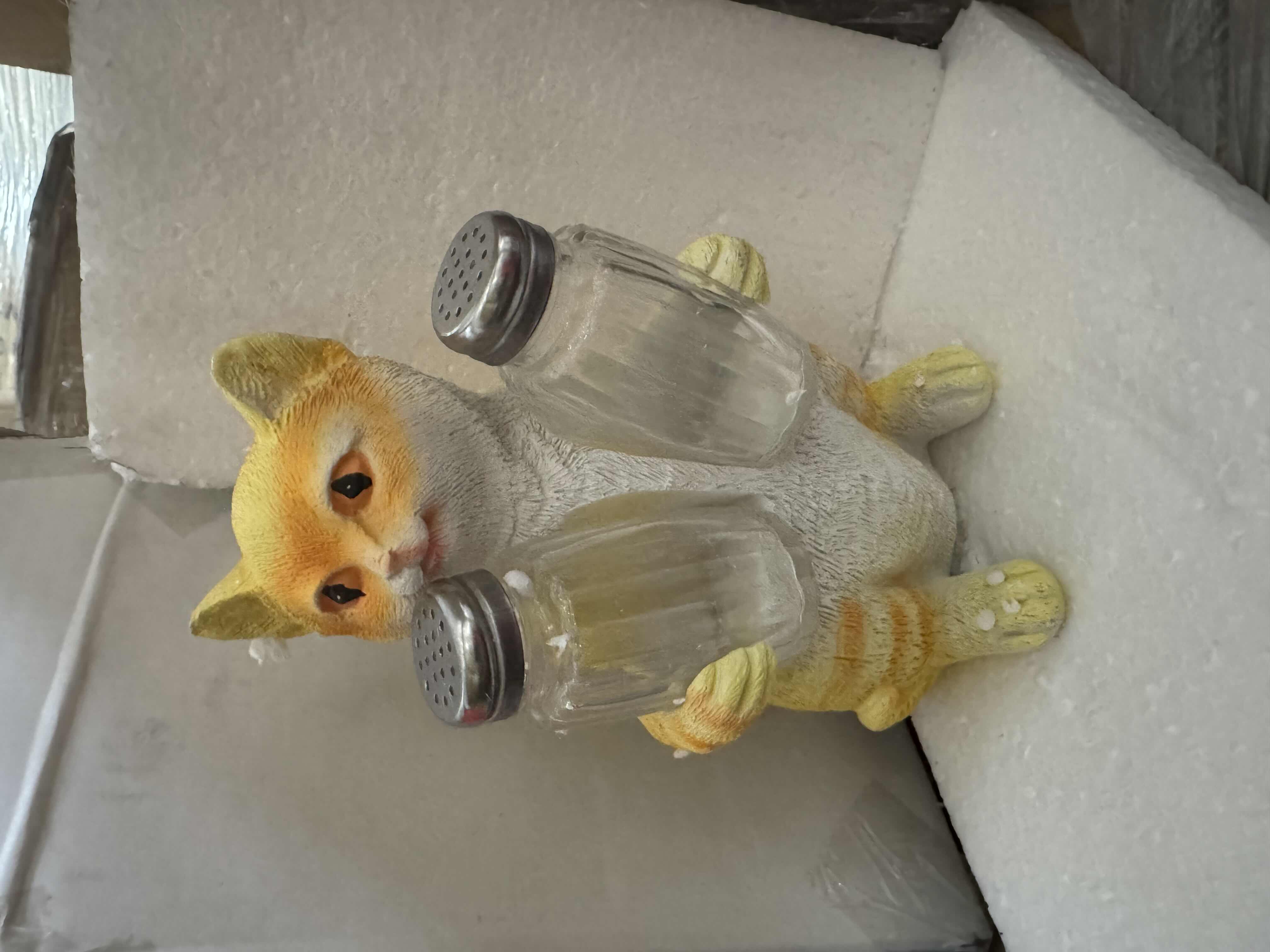 Photo 1 of BRAND NEW HOME-X YELLOW CAT SALT AND PEPPER SHAKER HOLDER