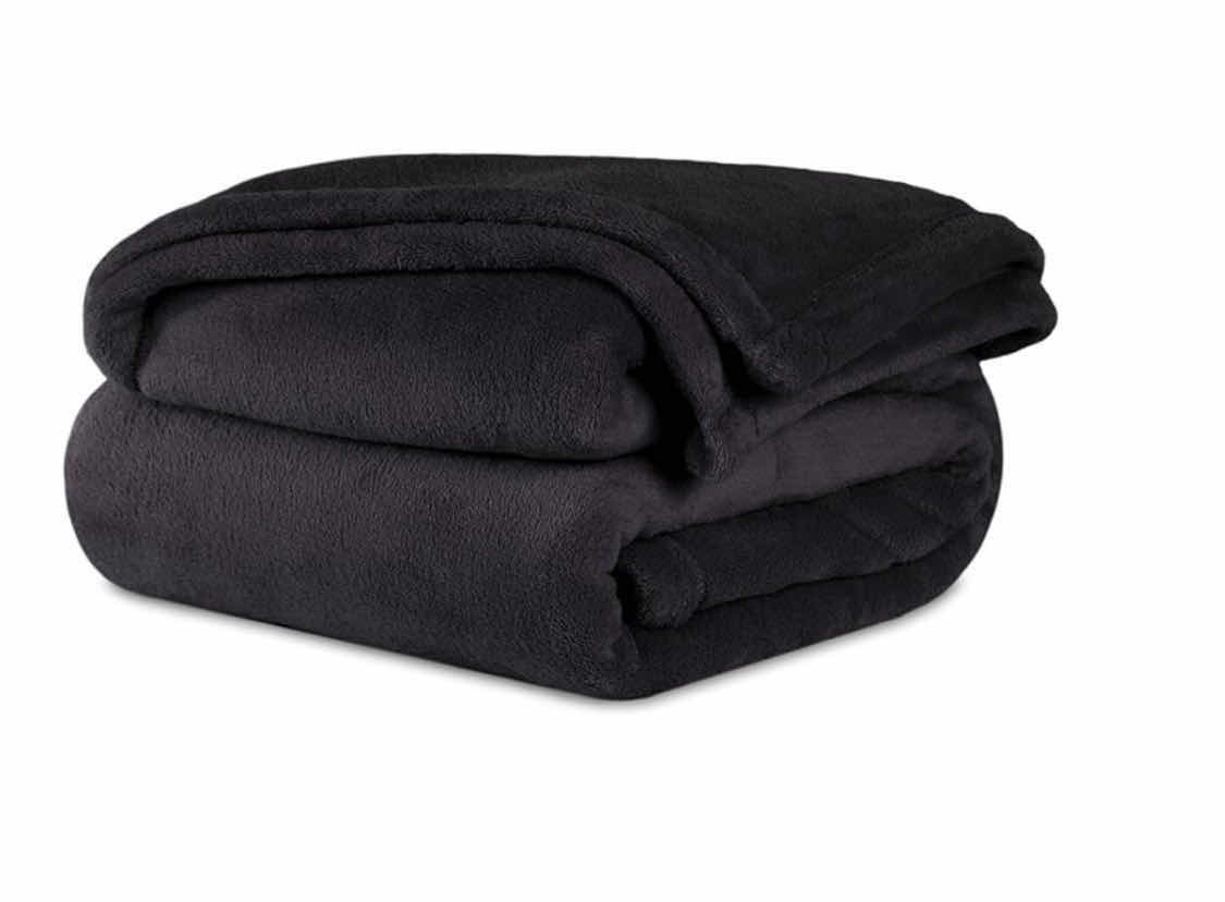 Photo 1 of BRAND NEW CASE OF BERKSHIRE BLANKET SERASOFT THROW,BLACK

70"L X 60"W