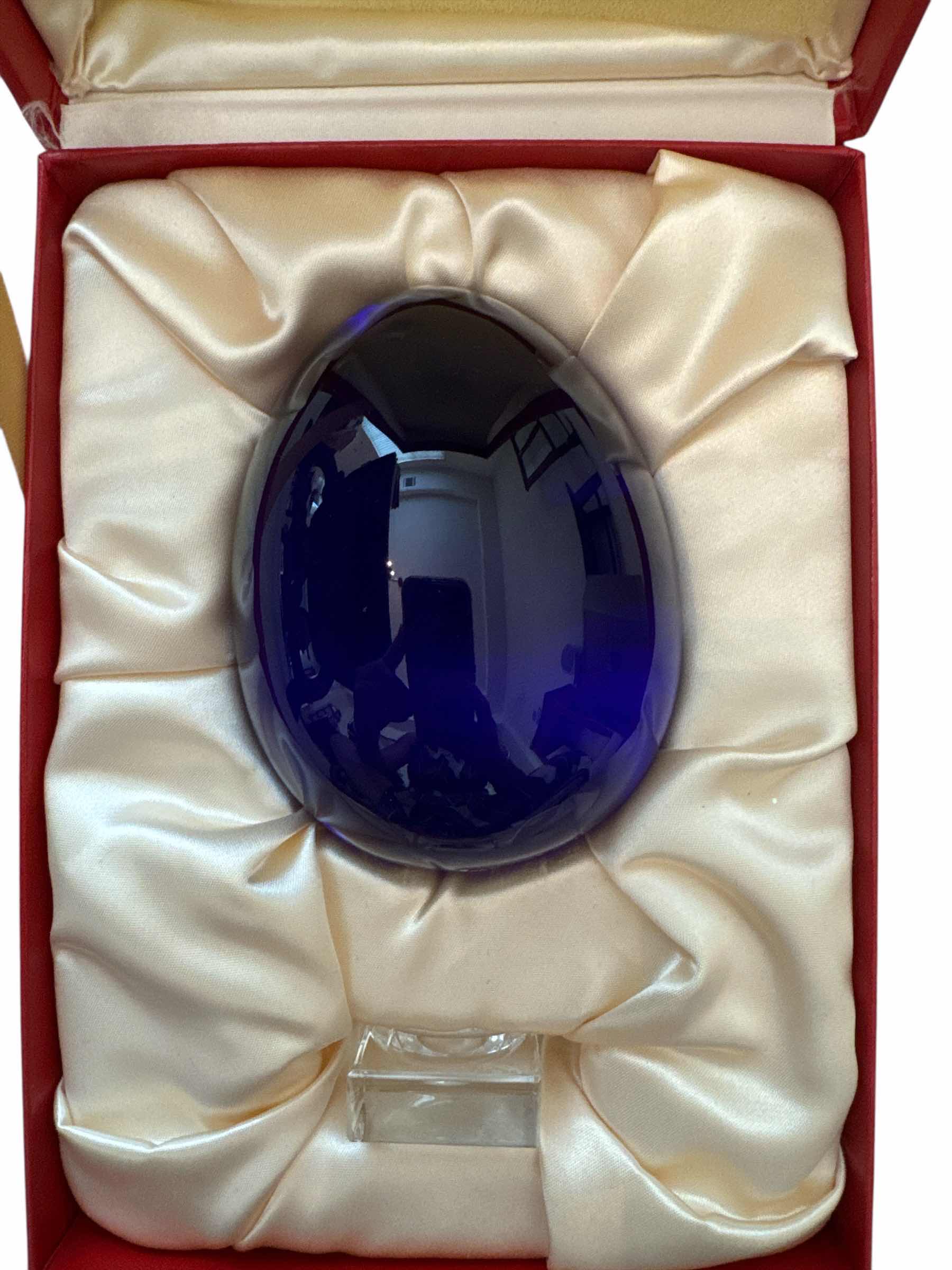 Photo 1 of 275 BACCARAT FRANCE ART GLASS COBALT BLUE EGG & STAND