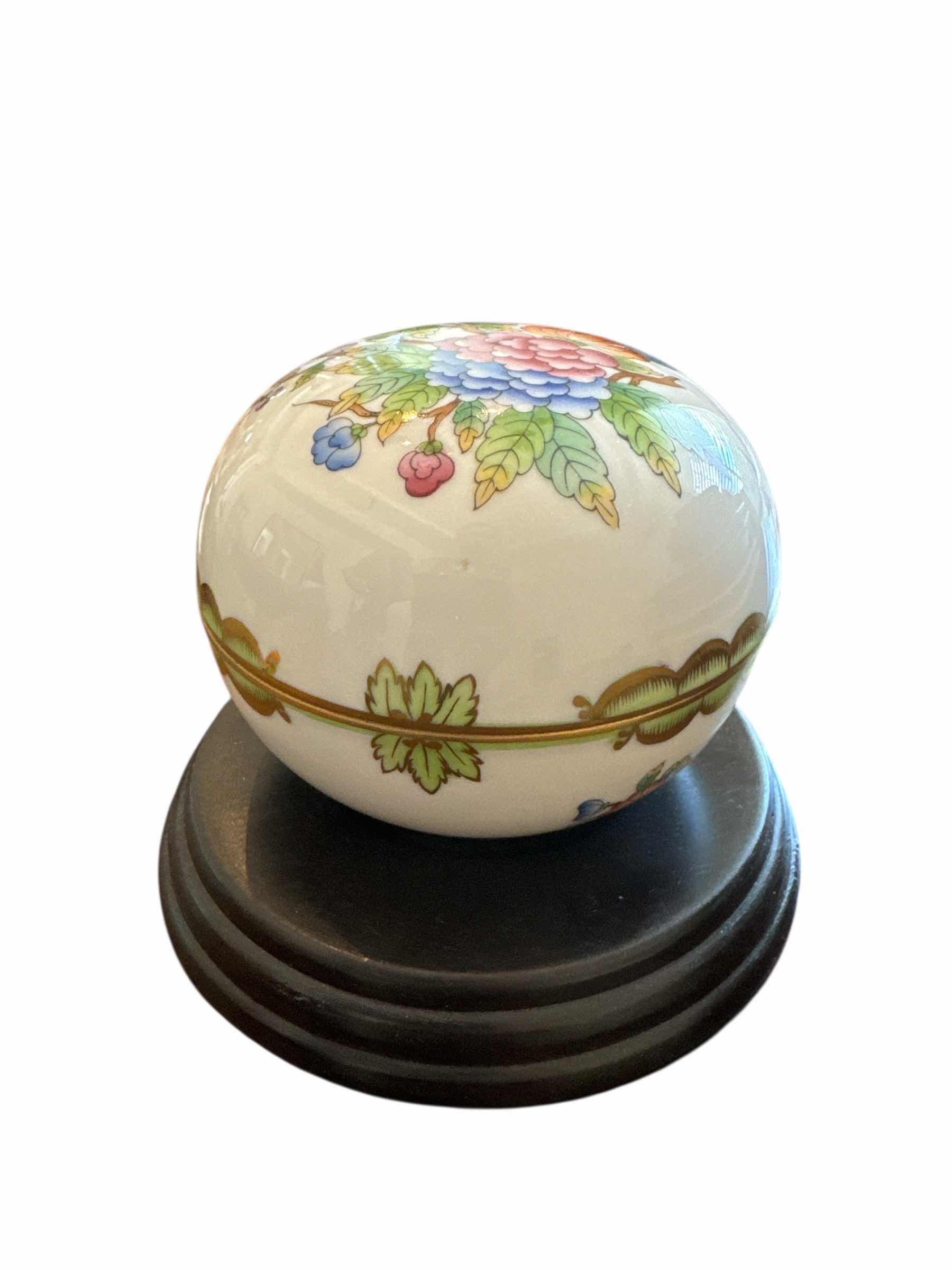 Photo 1 of HEREND PORCELAIN MANUFACTURING IN HUNGARY “QUEEN VICTORIA” COLLECTION