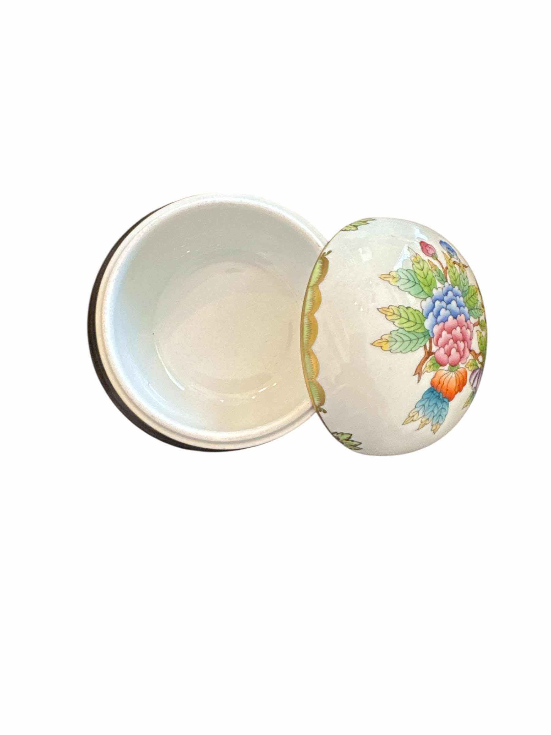 Photo 1 of HEREND PORCELAIN MANUFACTURING IN HUNGARY “QUEEN VICTORIA” COLLECTION