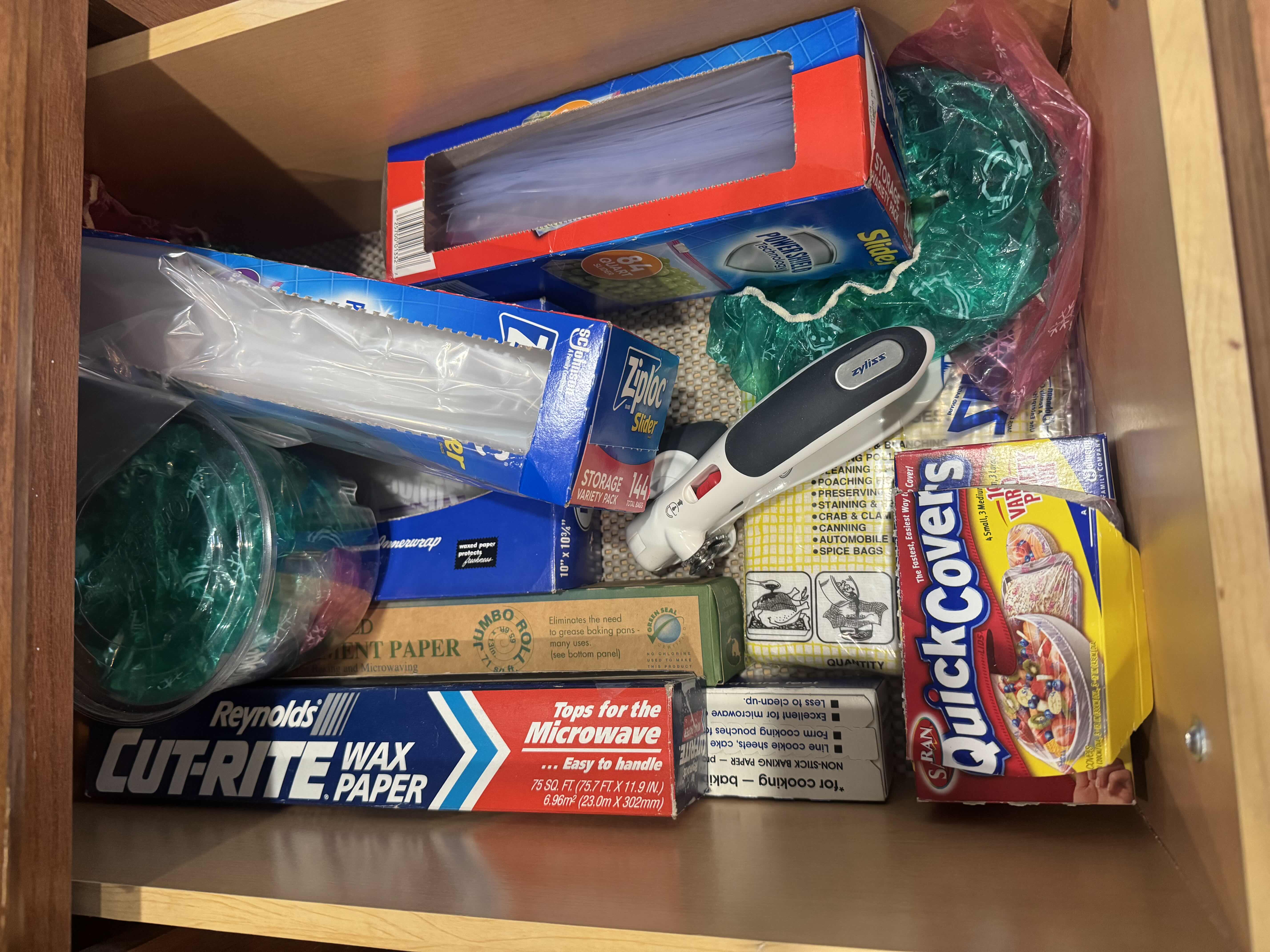 Photo 1 of CONTENTS OF DRAWER: ZIPLOC BAGS,WAX PAPER, ETC