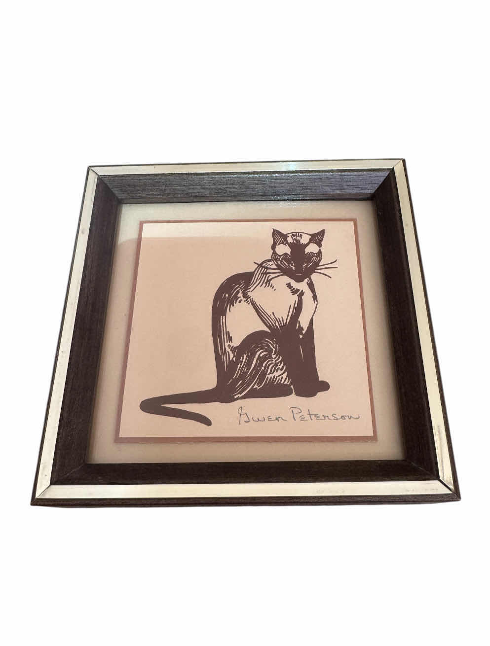 Photo 1 of 70
VINTAGE WOODEN FRAMED SIGNED GEEN PETERSON CAT ARTWORK.
6” X 6” X H1.5”