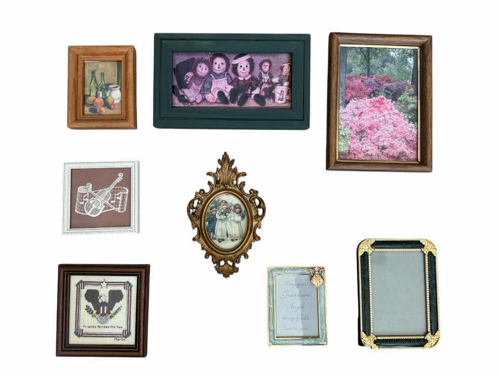Photo 1 of 65
VINTAGE ASSORTED SMALL FRAMED ARTWORK, AND FRAME, HOME DECOR, 8 ITEMS
RAGGEDY ANN ARTWORK
8.75” X 5.25” X H1”