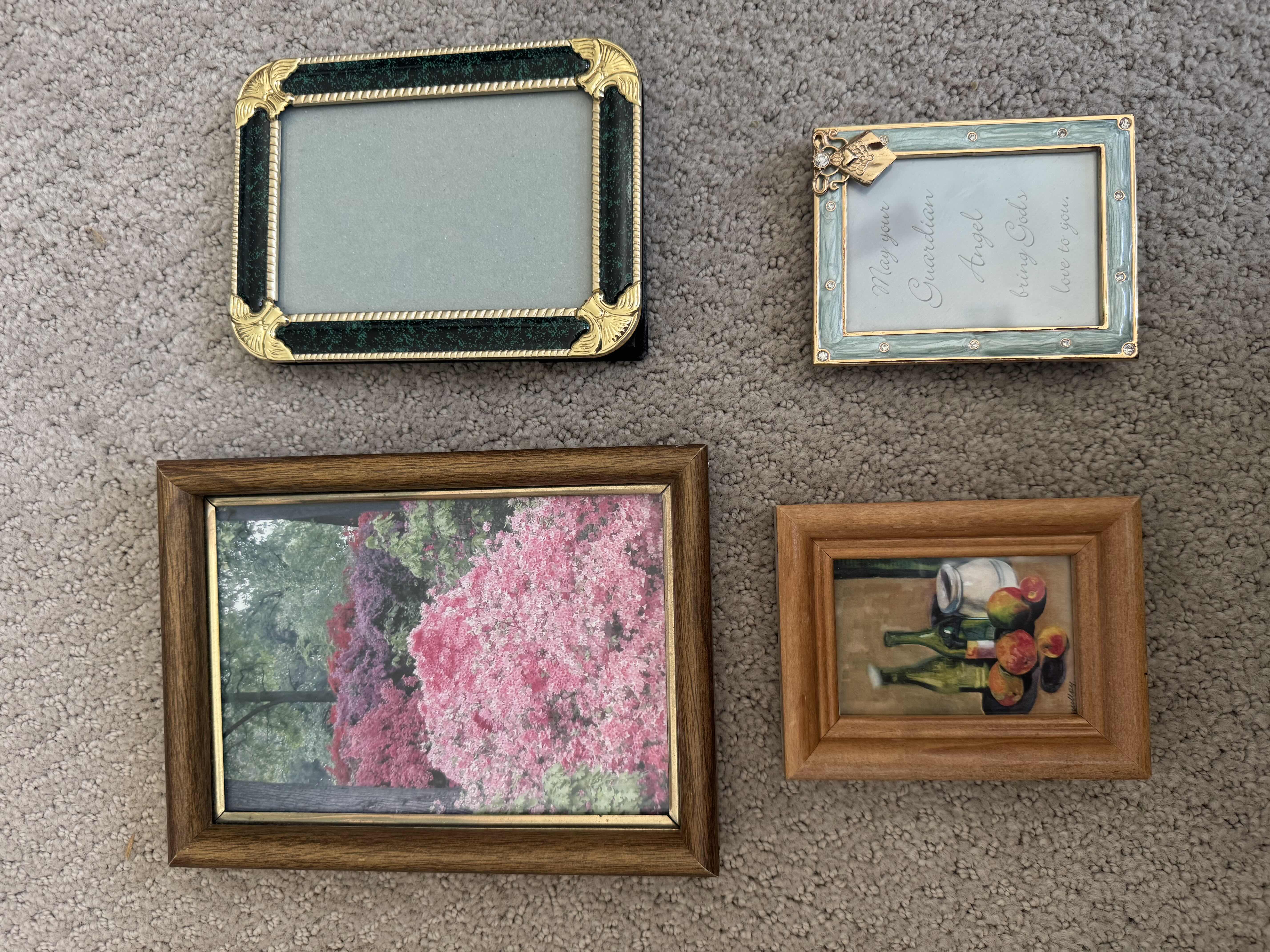 Photo 1 of 65
VINTAGE ASSORTED SMALL FRAMED ARTWORK, AND FRAME, HOME DECOR, 8 ITEMS

RAGGEDY ANN ARTWORK
8.75” X 5.25” X H1”