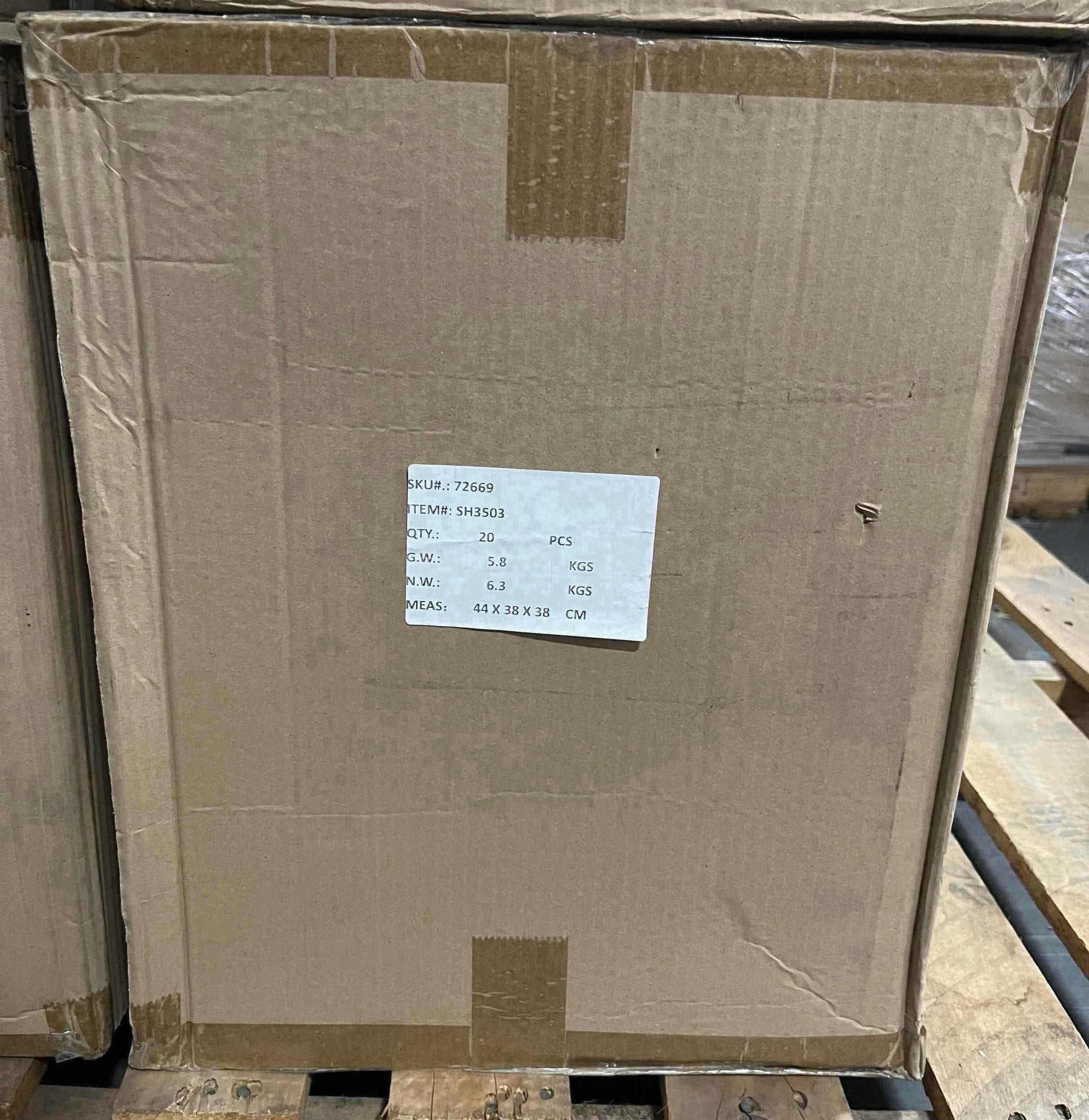 Photo 1 of NEW CASE OF HOME-X 8” SQUARE METAL MESH GROUND BIRD FEEDER TRAY (20 PCS/CASE)