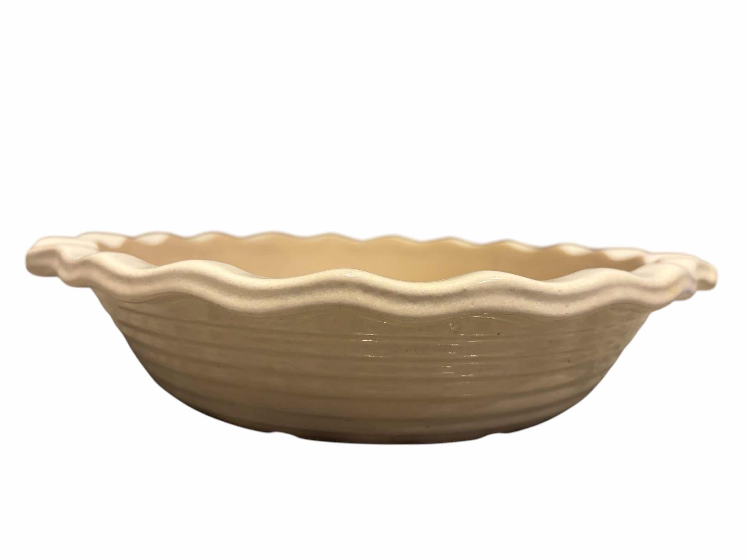 Photo 1 of THE PAMPERED CHEF NEW TRADITIONS COLLECTION DEEP DISH PIE PLATE, VANILLA #1305 8.75” X 8.75” H1.5”