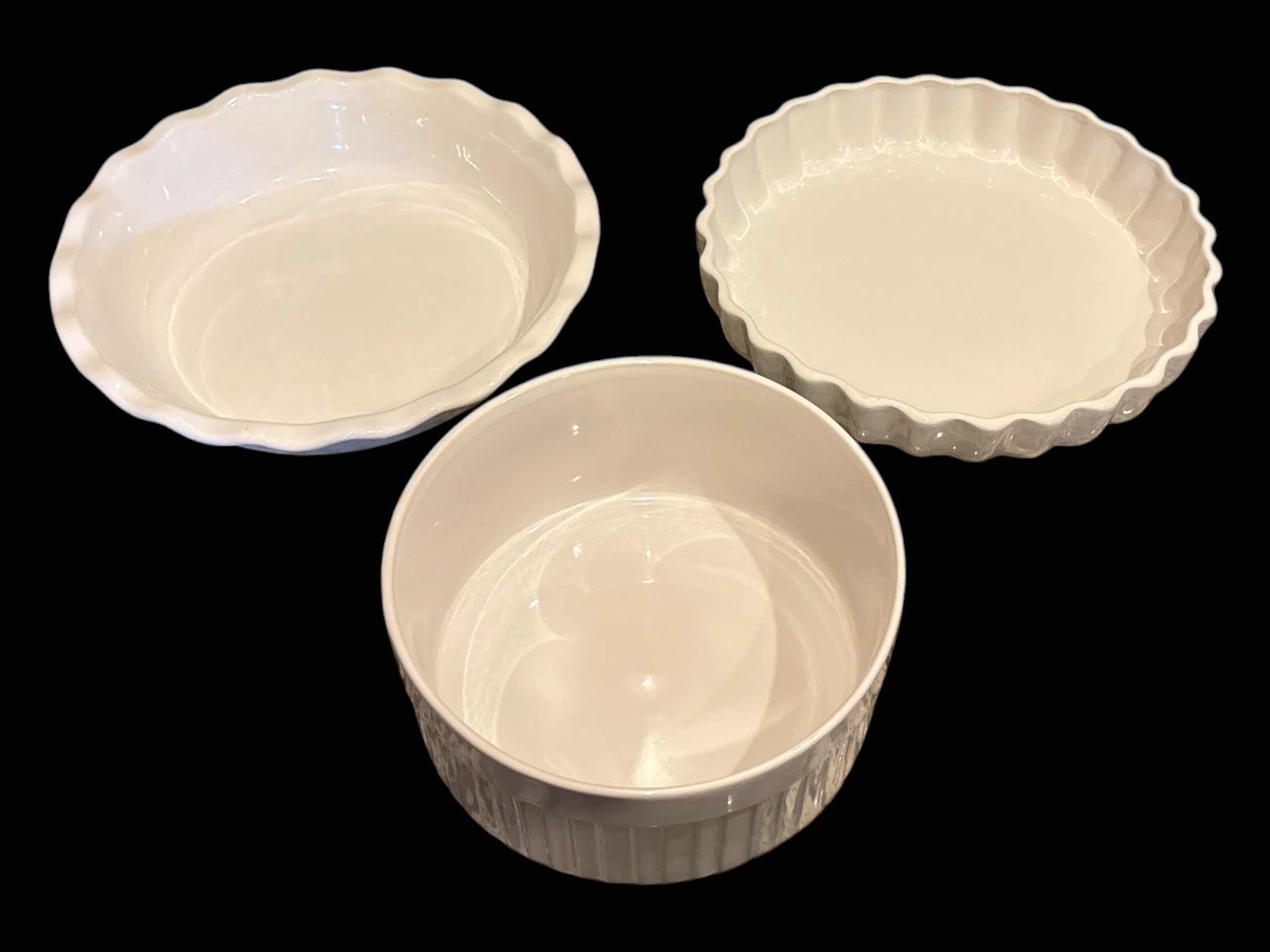 Photo 1 of COOKING CLASSICS 3 PC BAKING DISH SET, WHITE (READ NOTES)