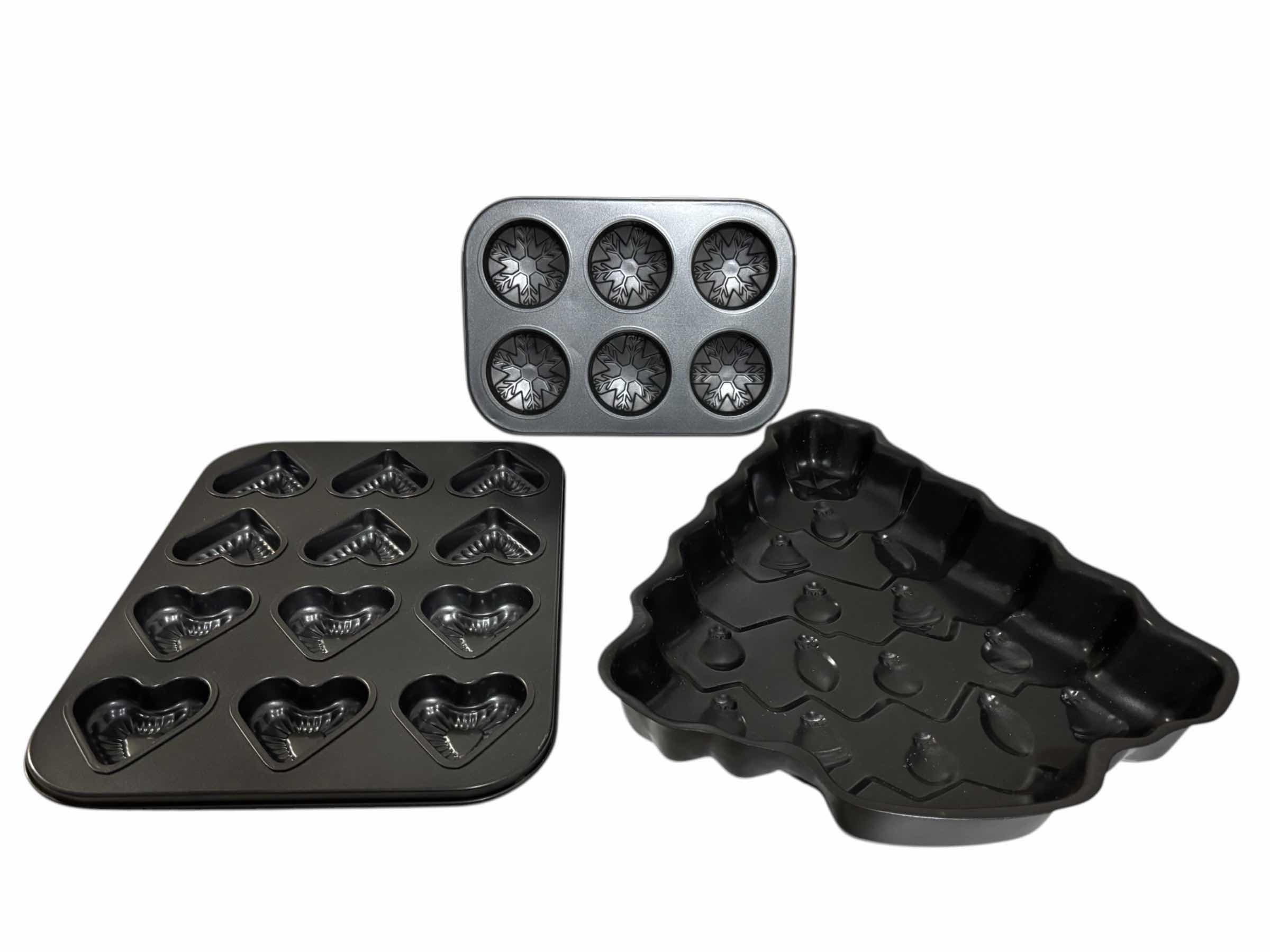 Photo 1 of 3 PC FESTIVE BAKEWARE SET