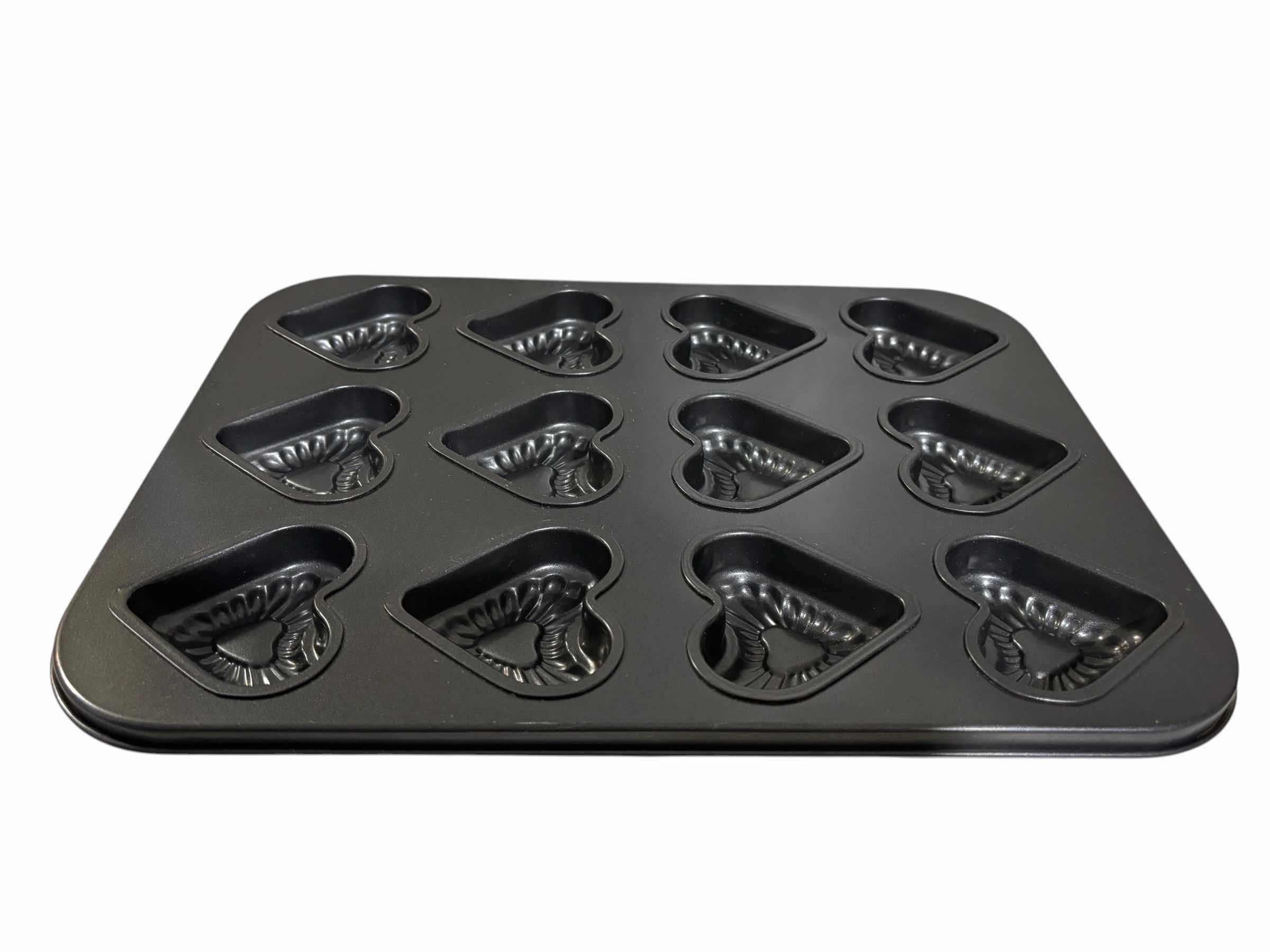 Photo 1 of 3 PC FESTIVE BAKEWARE SET