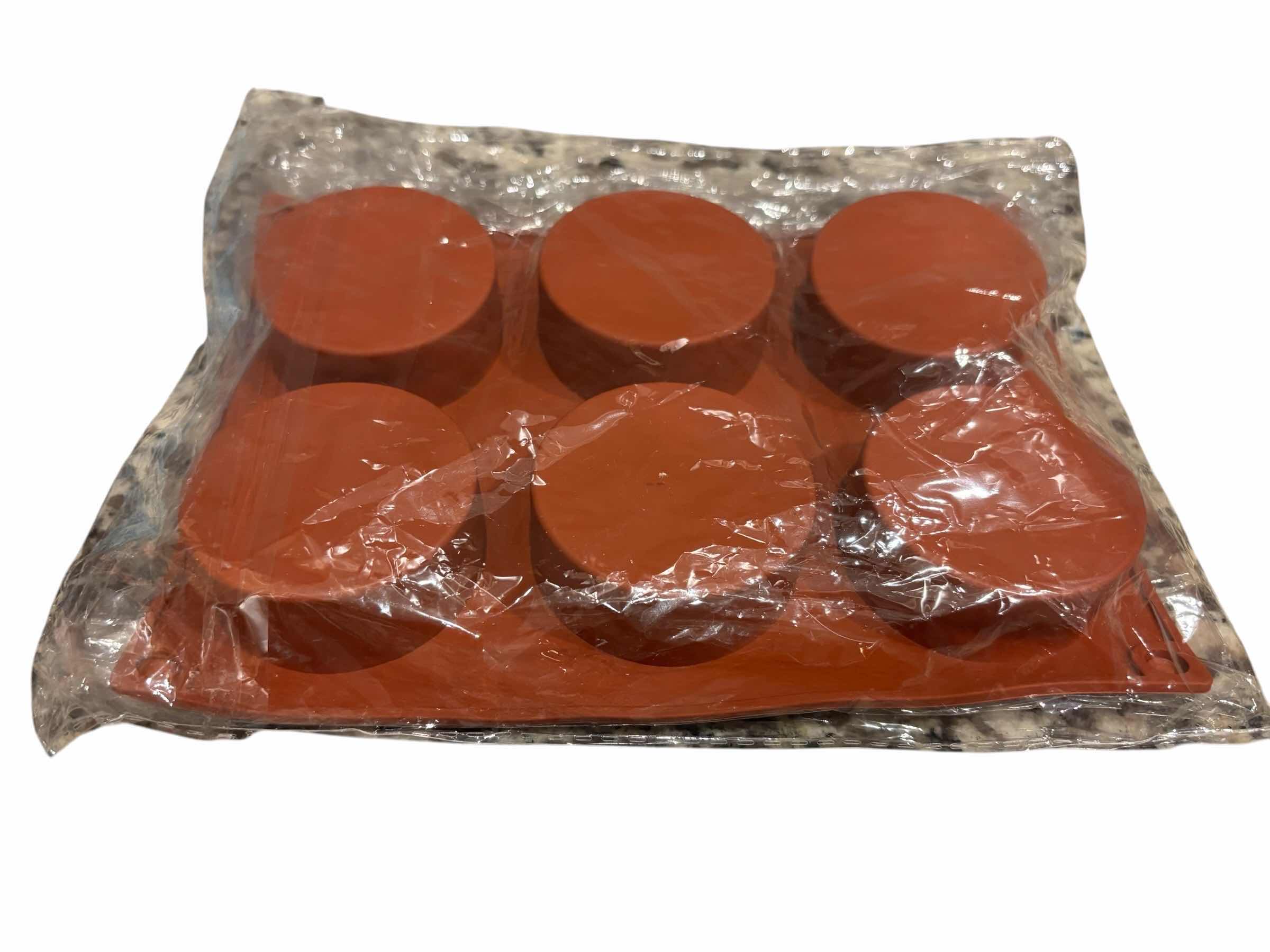 Photo 1 of ASSORTED SILICONE MOLDS/ BAKEWARE, 26PCS (READ NOTES)