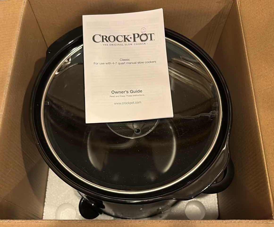 Photo 1 of CROCK POT SLOW COOKER 4 QT