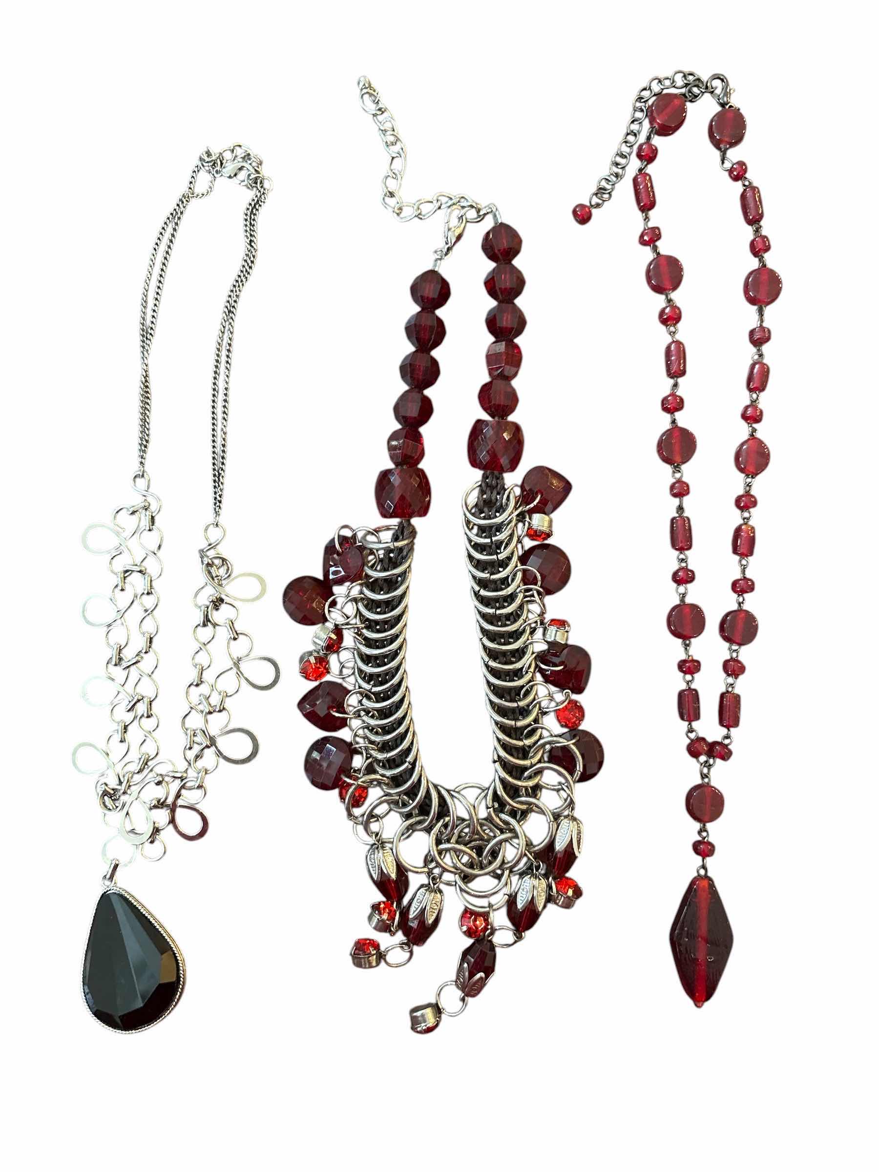 Photo 1 of GOTH STYLE NECKLACE FASHION JEWELRY (3)PCS