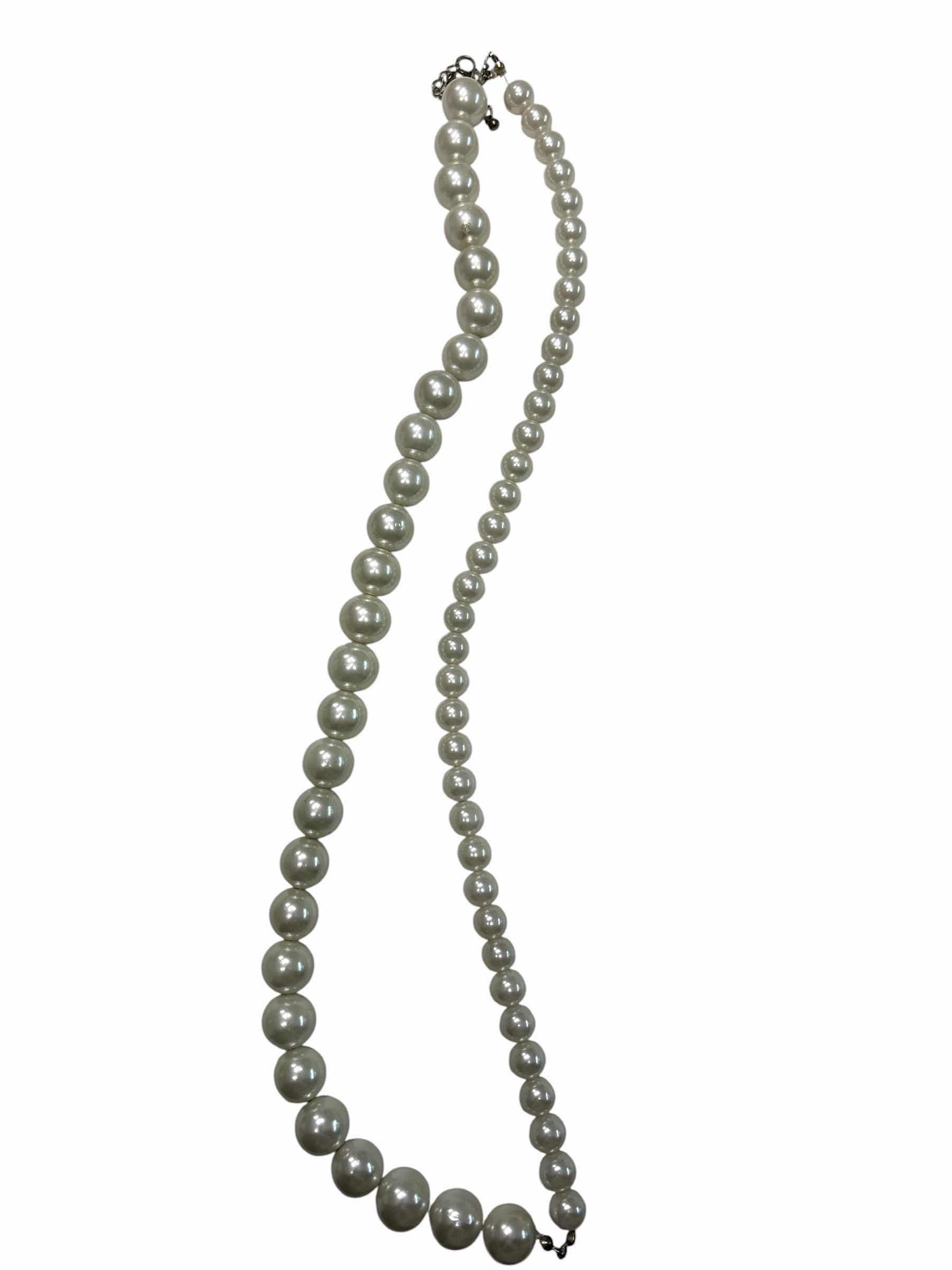 Photo 1 of FAUX PEARL NECKLACES FASHION JEWELRY (3)PCS