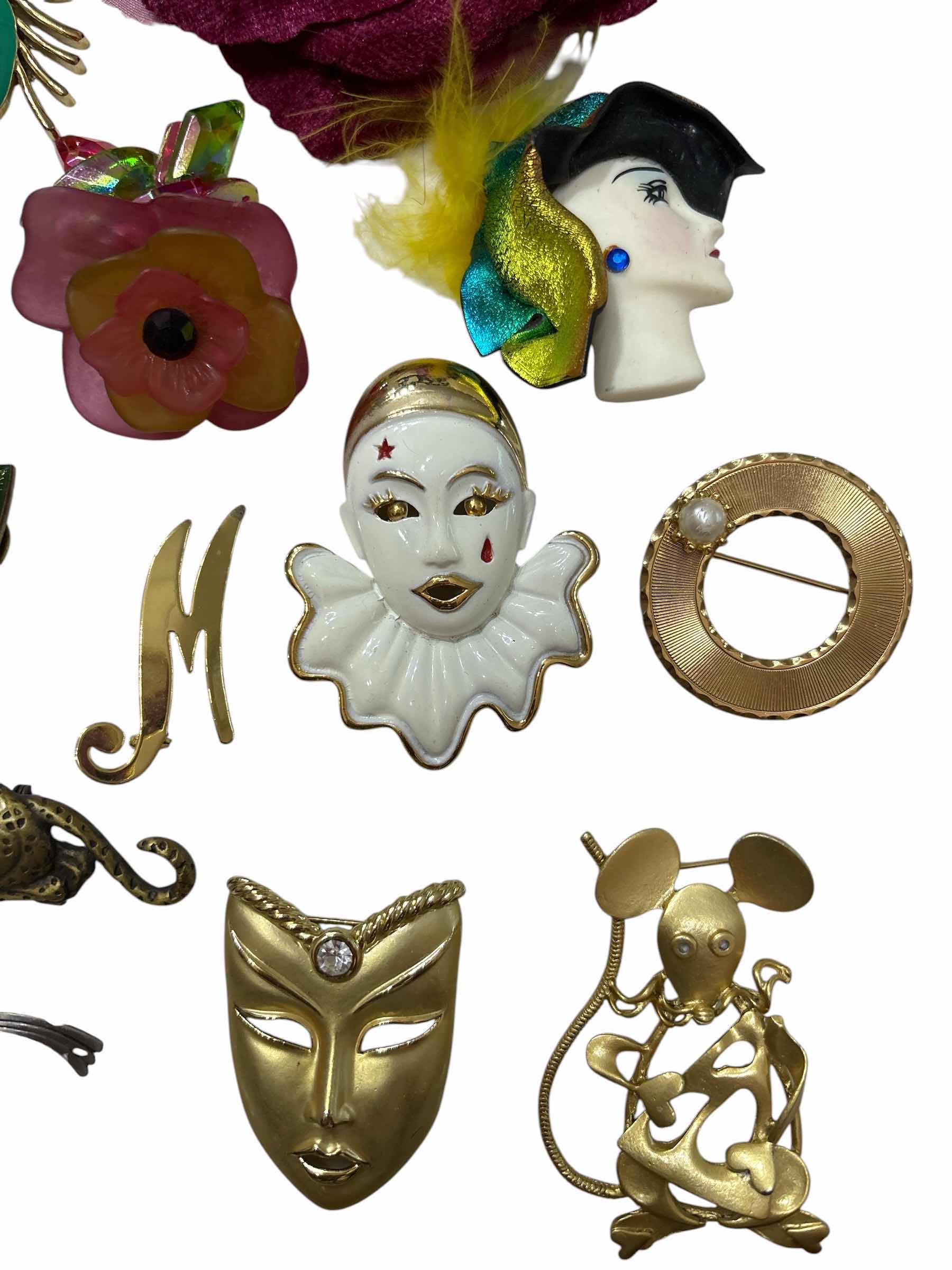 Photo 1 of FLORAL, ANIMAL, & MASK BROOCHES FASHION JEWELRY (28)PCS