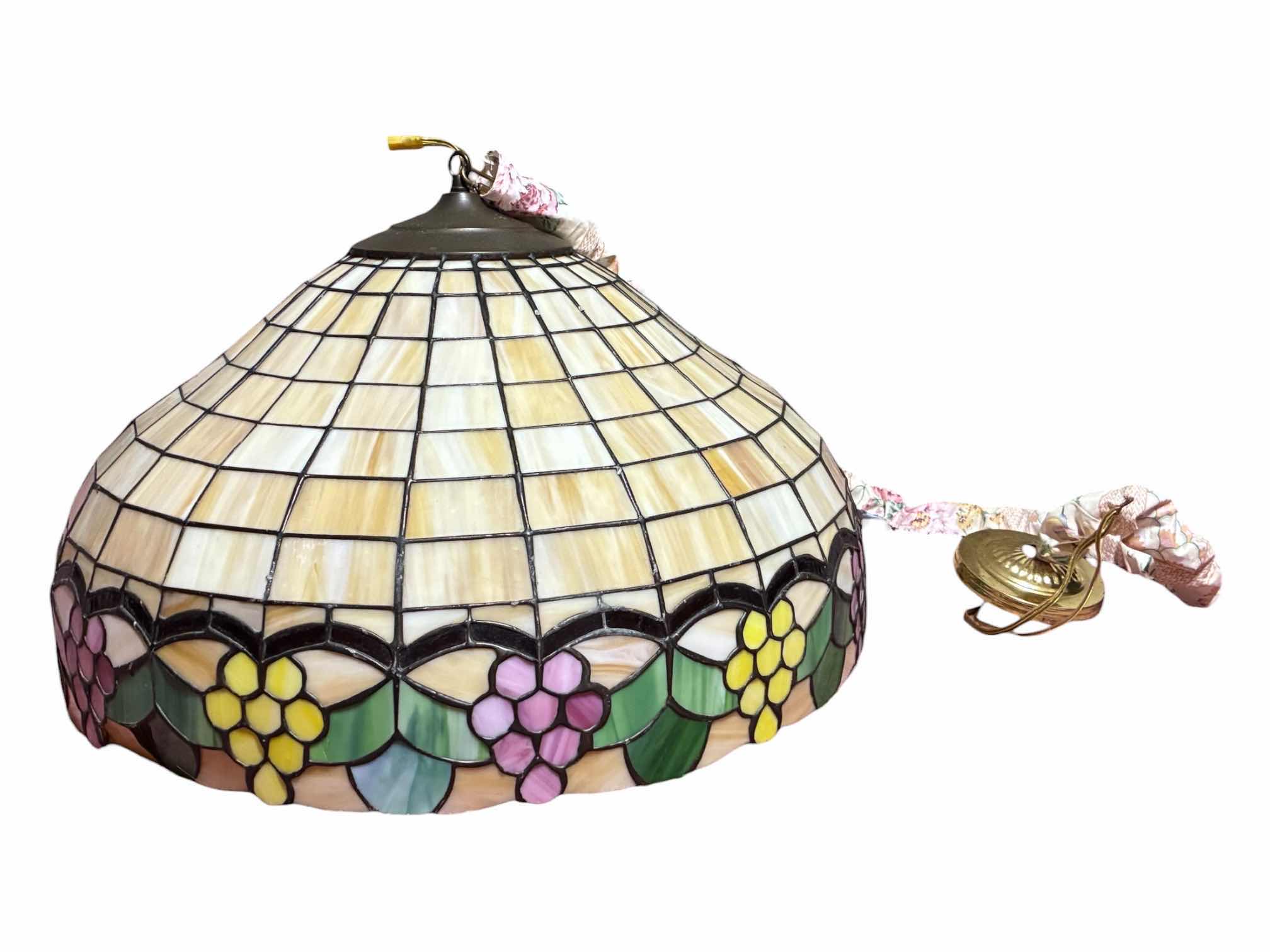 Photo 1 of TIFFANY STYLE GRAPEVINE STAINED GLASS LAMPSHADE HANGING PENDANT FIXTURE 24“ X 13“