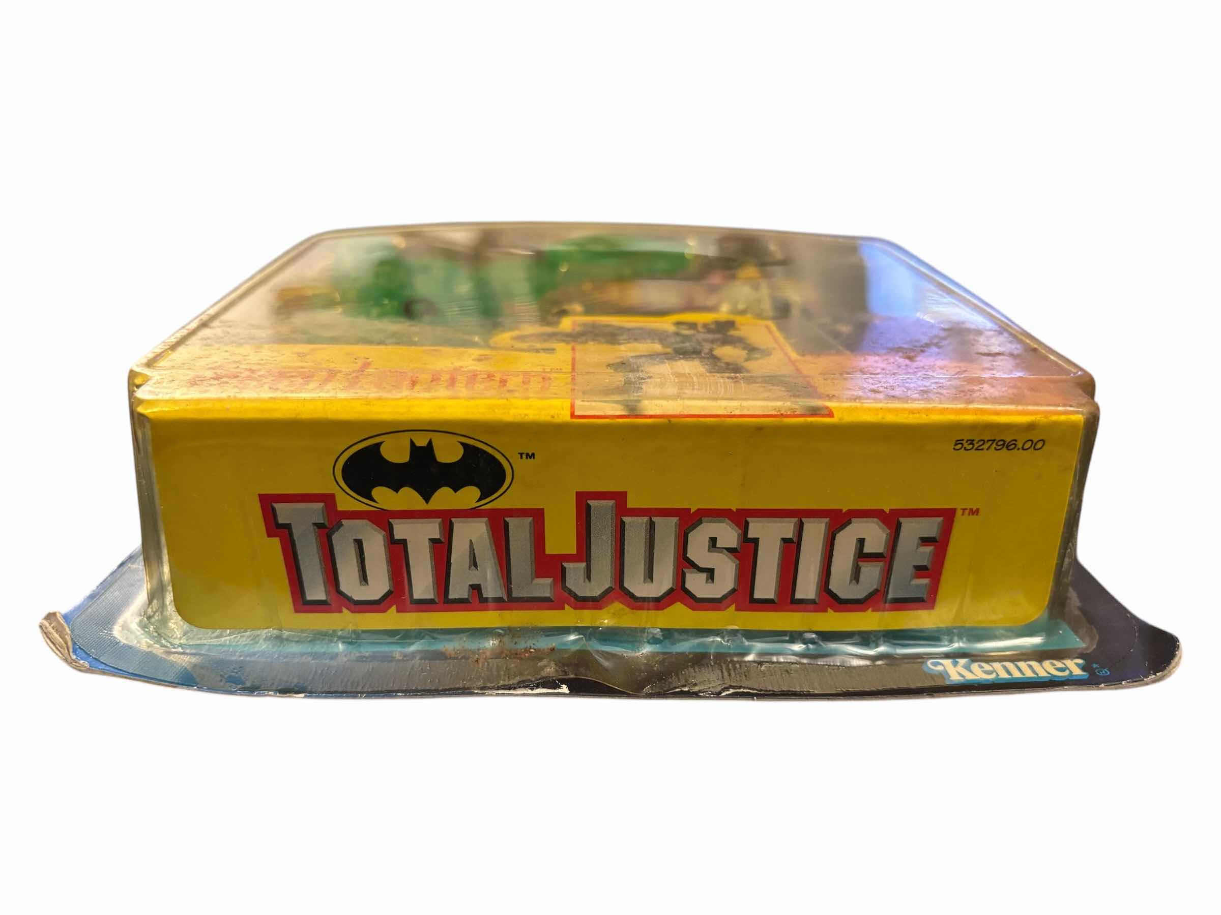 Photo 1 of 1996 HASBRO KENNER TOTAL JUSTICE GREEN LANTERN W RING-ENERGY DISK LAUNCHER & ACCESSORIES