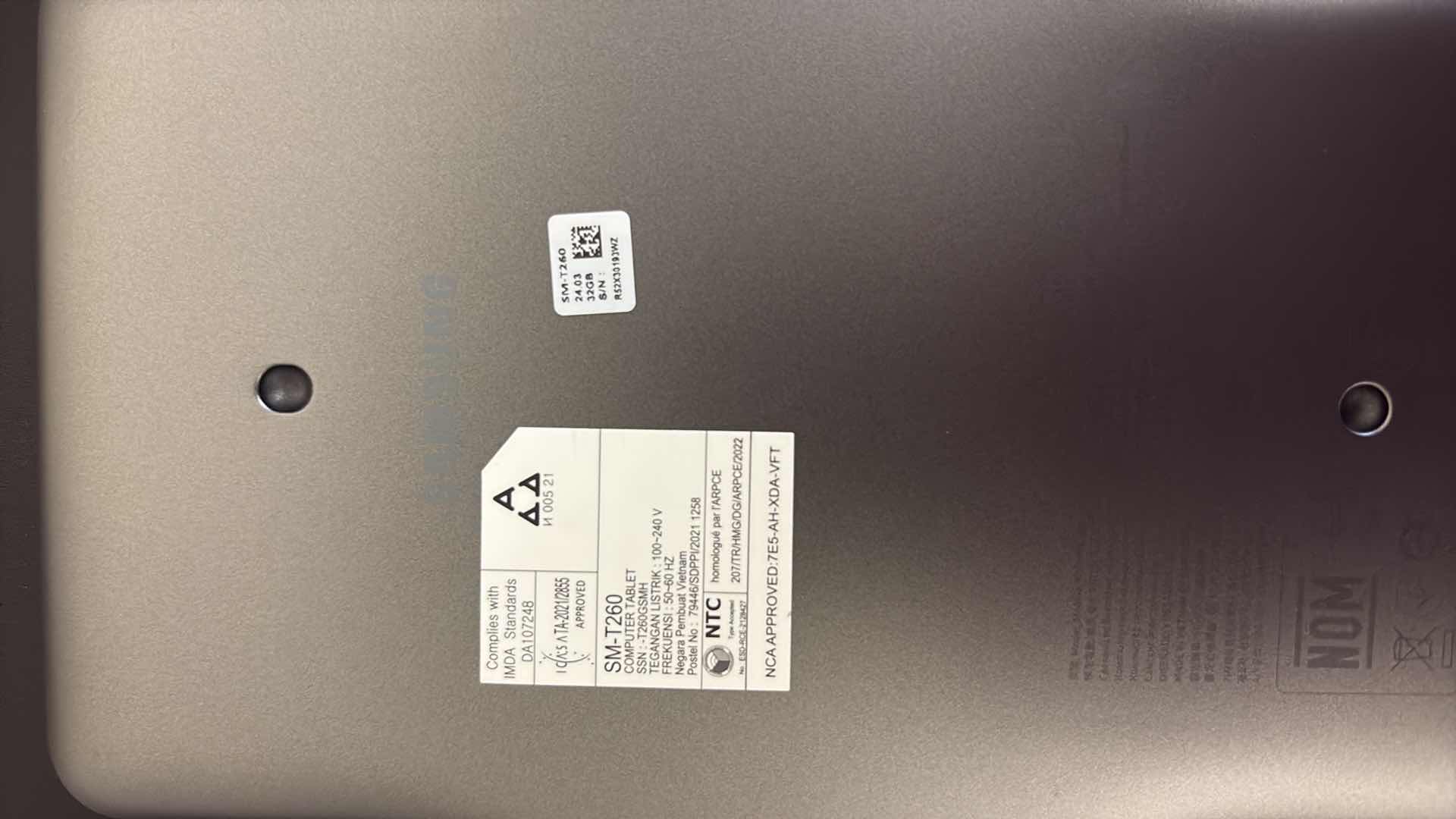 Photo 1 of MERCEDES SAMSUNG TABLET FOR REAR SEAT SM-T260 $760