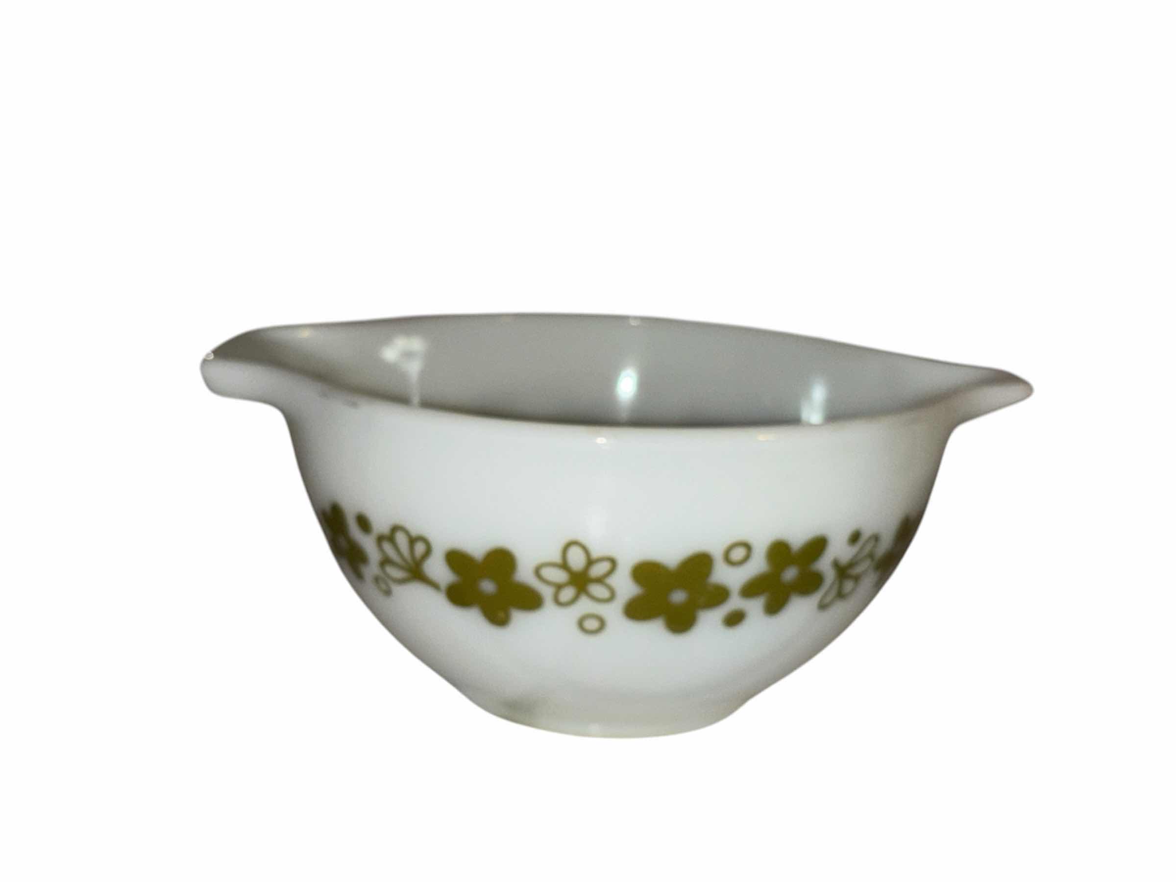 Photo 1 of VINTAGE PYREX SPRING BLOSSOM CRAZY DAISY 1.5 PINT CINDERELLA BOWL (441)