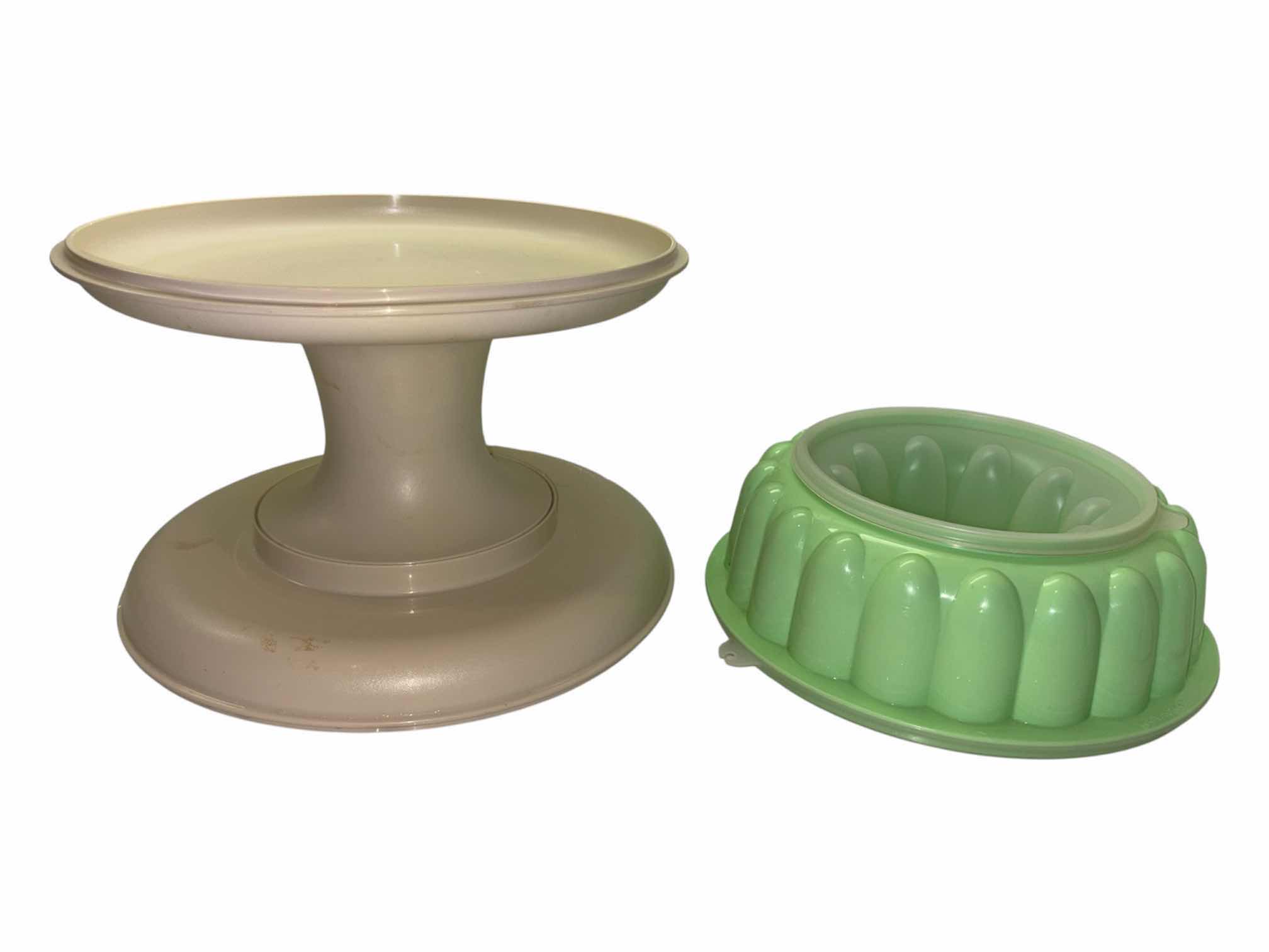 Photo 1 of VINTAGE TUPPERWARE 3 PC SERVE IT ALL PEDESTAL PIE/CAKE STAND (1531-5, 1532-6, 1533-5) & VINTAGE TUPPERWARE JELLO MOLD 3 PC SET $40
