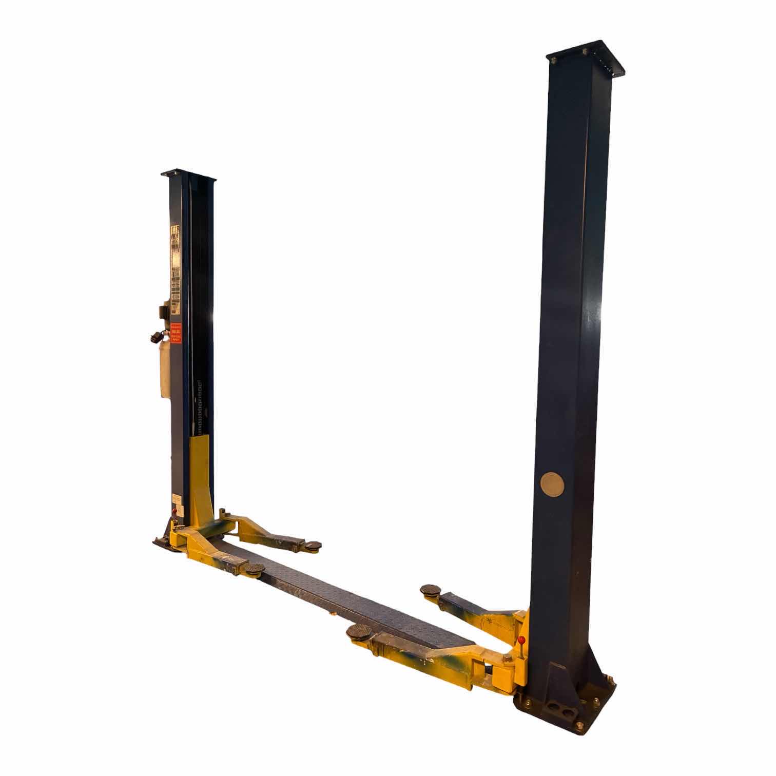 Photo 1 of TUXEDO HYDRAULIC LIFT 9000LBS CAP. MODEL TP9KF-N (READ NOTES)