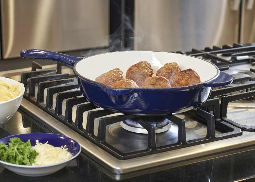 Photo 1 of SERVAPPETIT 10.24” CAST IRON ENAMEL ROUND SKILLET, COBALT BLUE