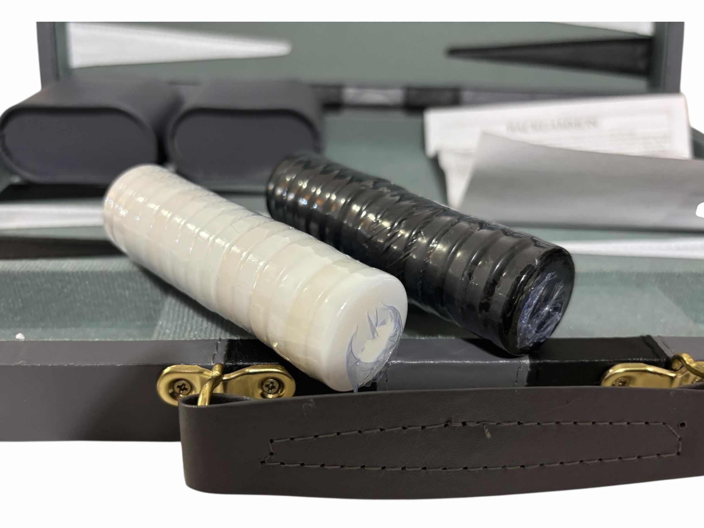 Photo 1 of JOHN N HANSEN CO. CLASSIC GAME COLLECTION 21” BACKGAMMON