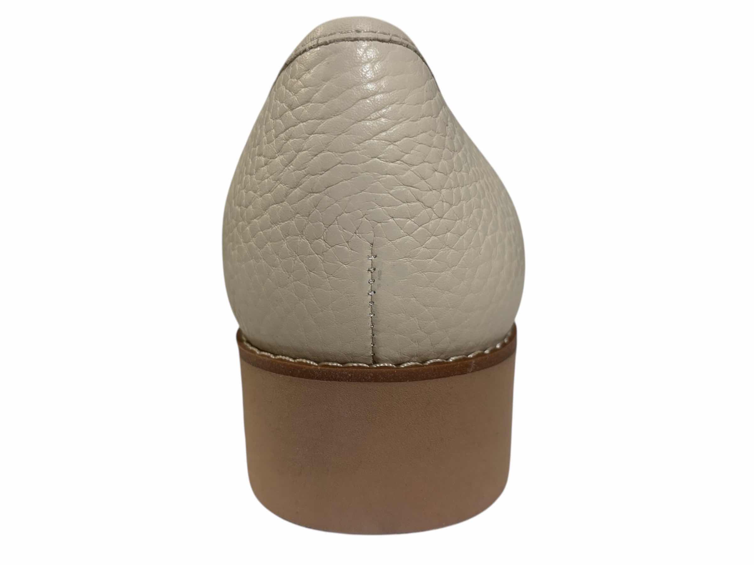 Photo 1 of NIB VIONIC EMALYN TUMBLED LEATHER SLIP-ON LOAFER W LINKED CHAIN DETAIL, CREAM WOMENS SIZE 8.5M $60