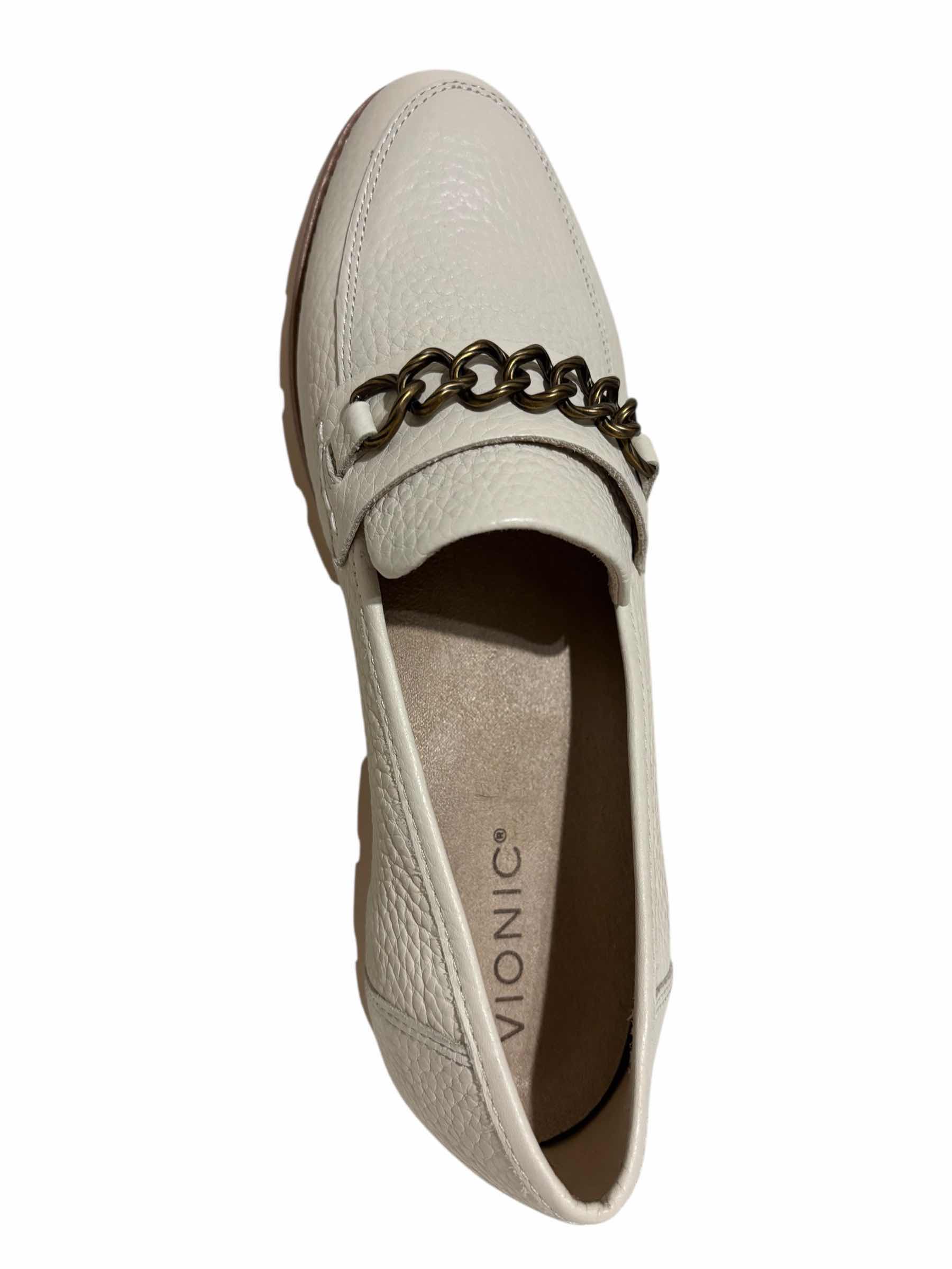 Photo 1 of NIB VIONIC EMALYN TUMBLED LEATHER SLIP-ON LOAFER W LINKED CHAIN DETAIL, CREAM WOMENS SIZE 8.5M $60