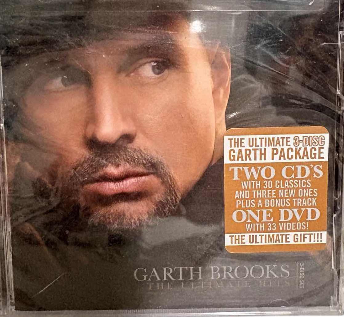 Photo 1 of GARTH BROOKS ULTIMATE HITS CD RETAIL