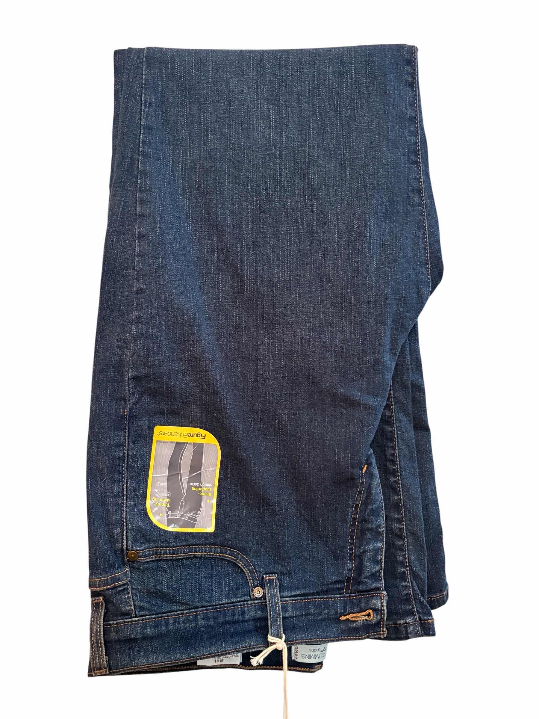 Photo 1 of LEVIS 512 BOOTCUT WOMENS SIZE 18M