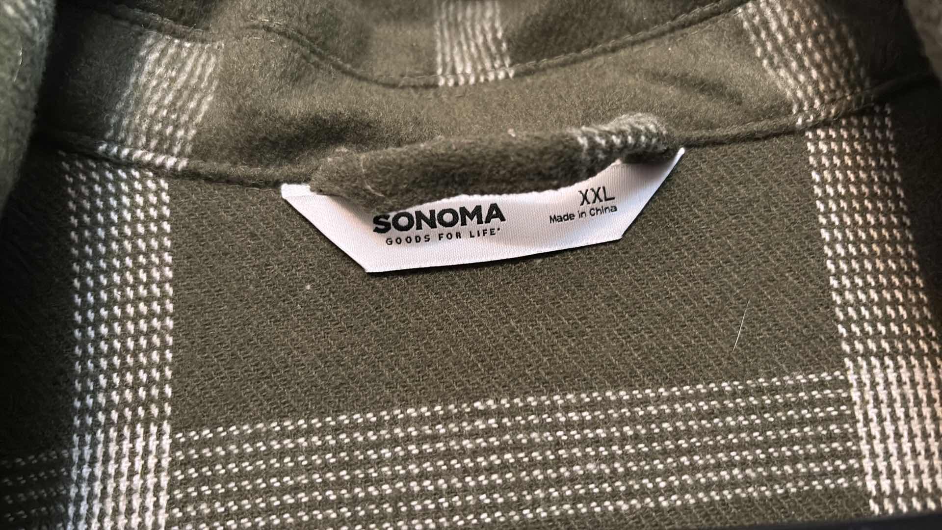 Photo 1 of FLEECE JACKETS WOMENS SIZE XL,XXL (2)