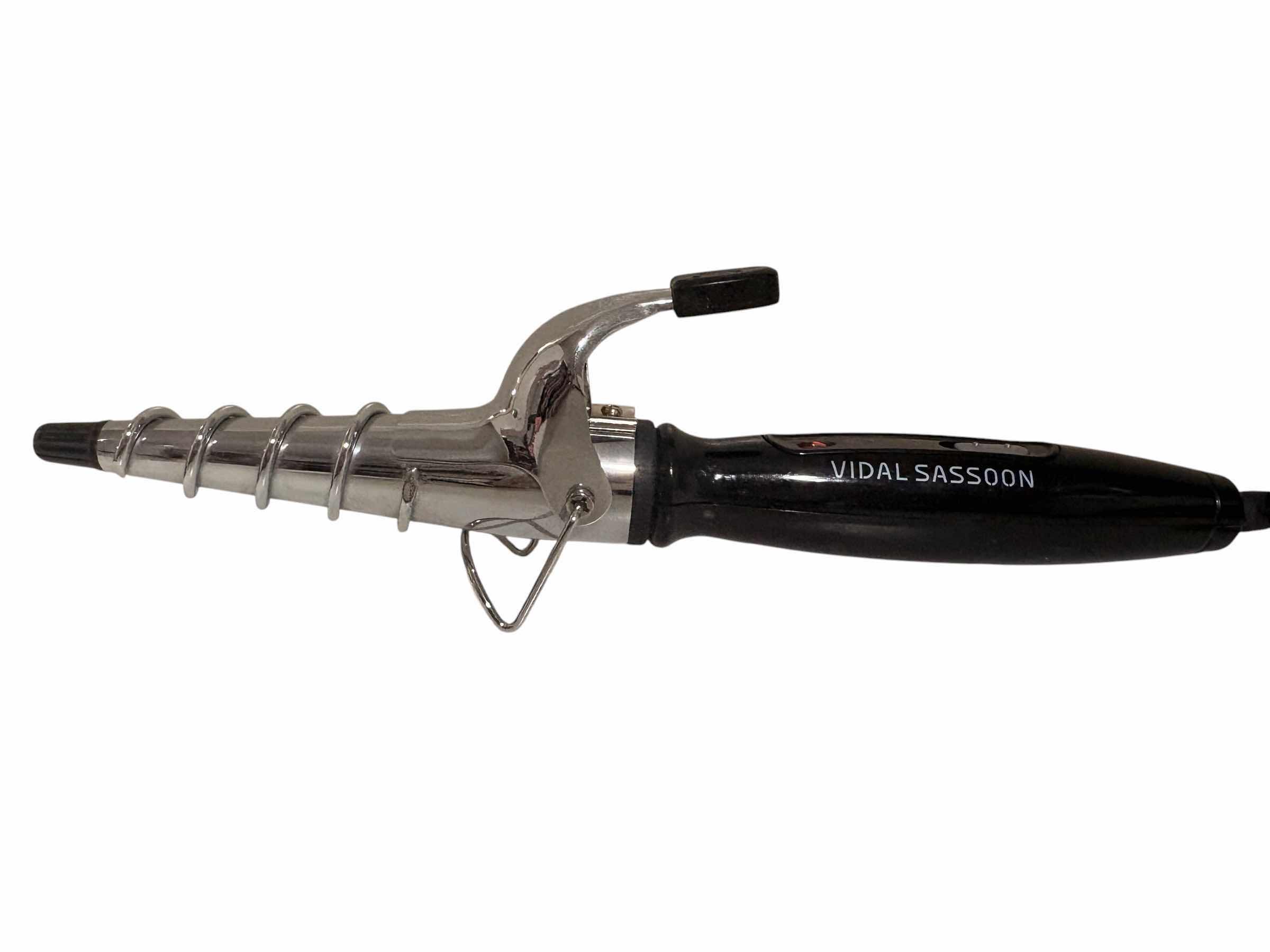 Photo 1 of CONAIR AND VIDAL SASSOON CURLING IRON