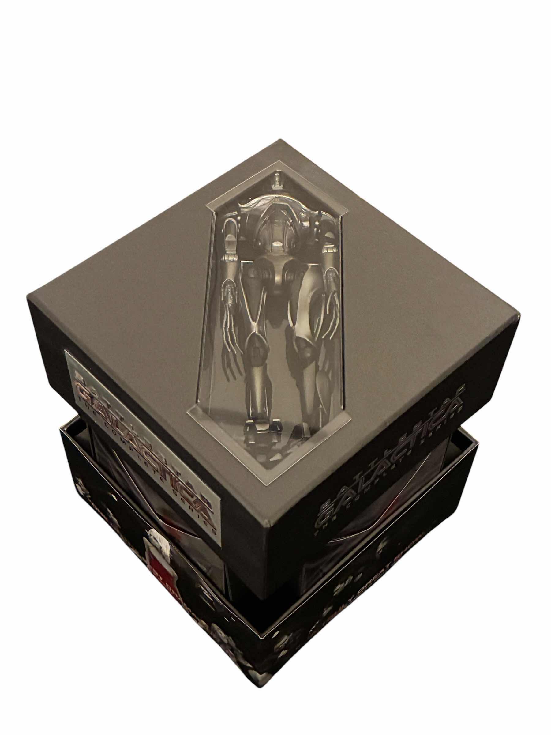 Photo 1 of BATTLESTAR GALACTIC THE COMPLETE SERIES BOX SET
