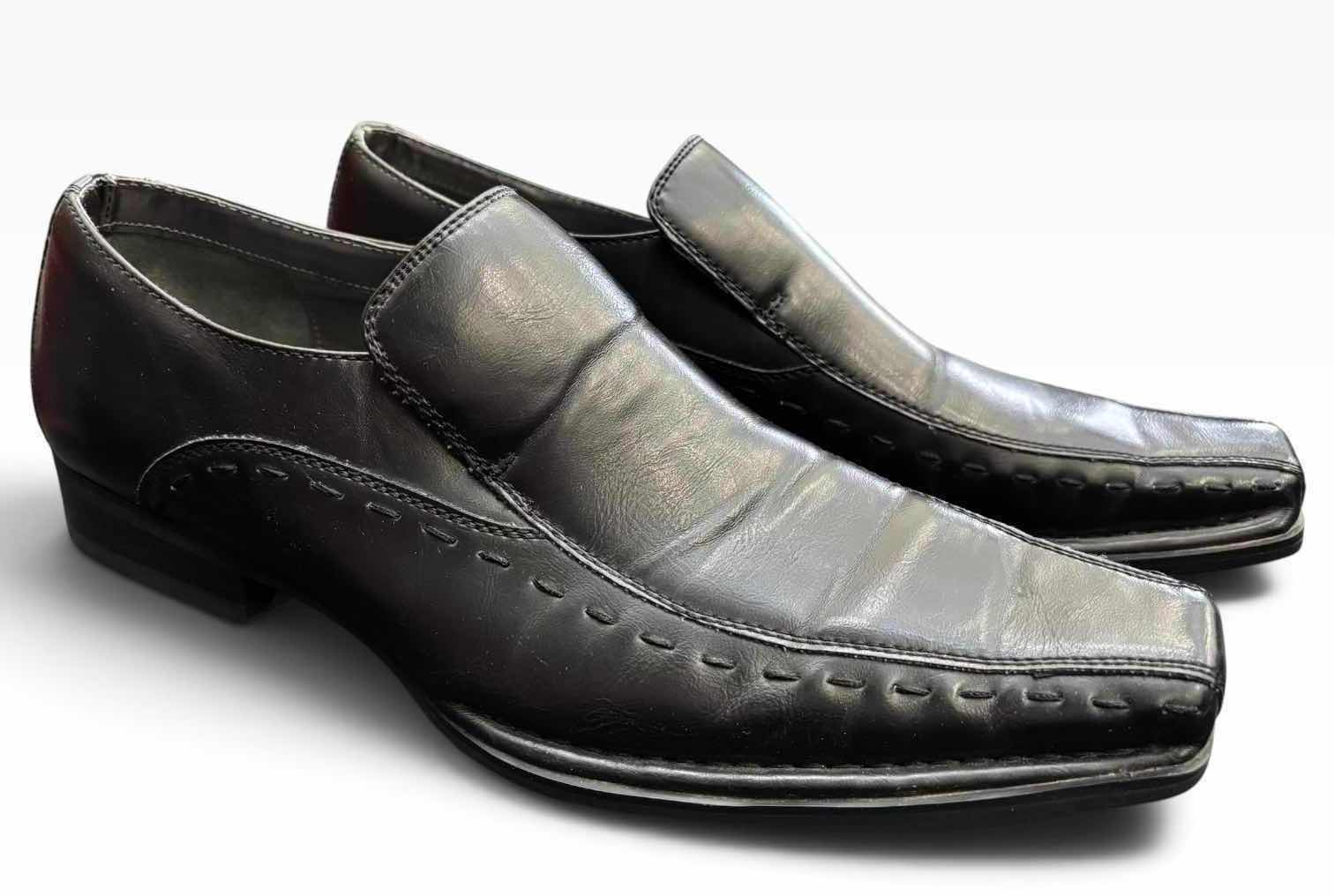 Photo 1 of GUESS SLIP-ON LOAFER, MENS SIZE 8.5