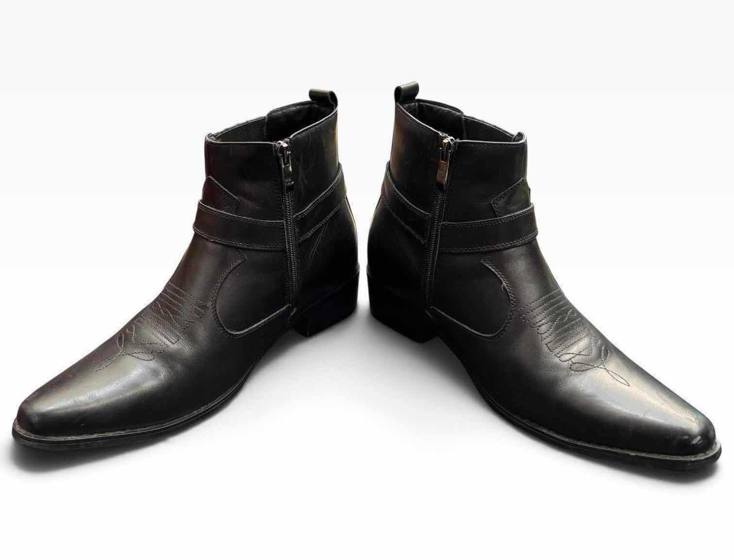 Photo 1 of CALTO BOOTS, MENS SIZE 9