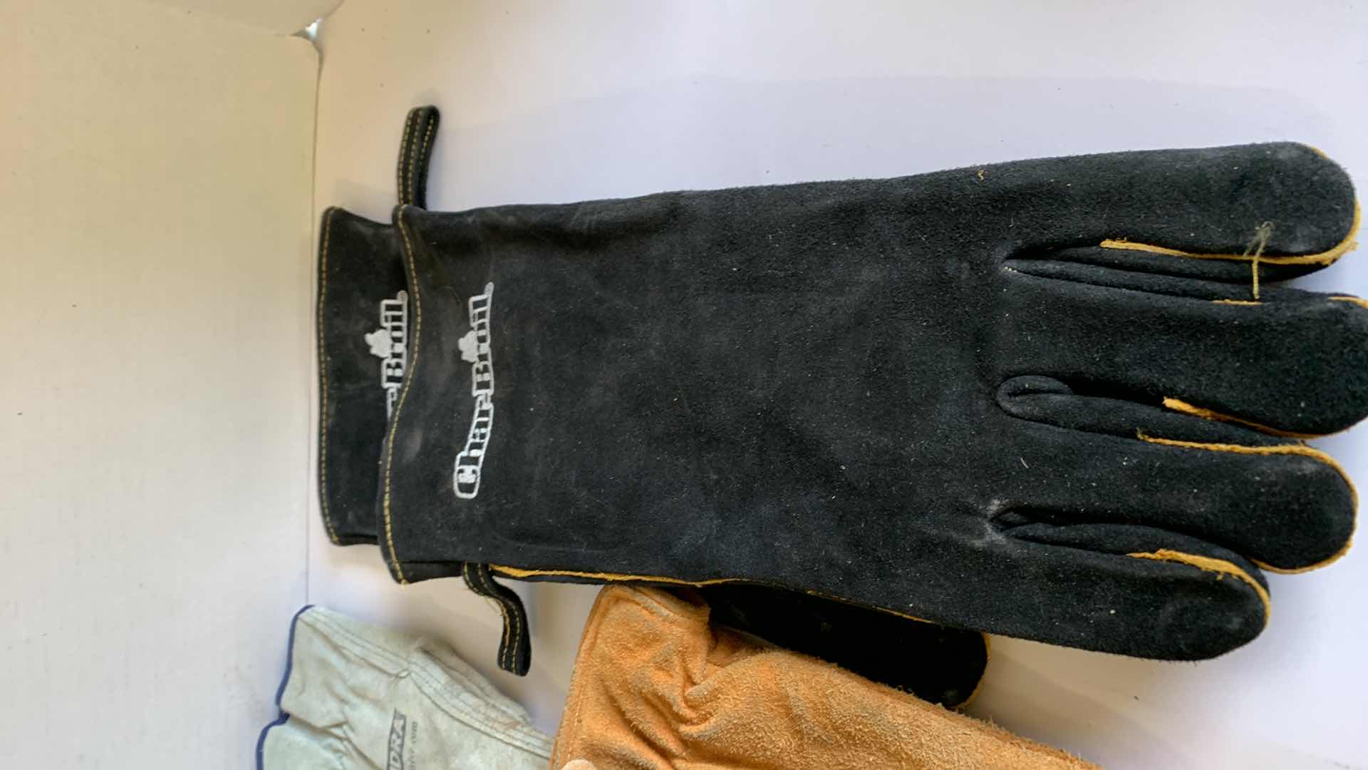 Photo 1 of 5 PAIRS OF WORK GLOVES