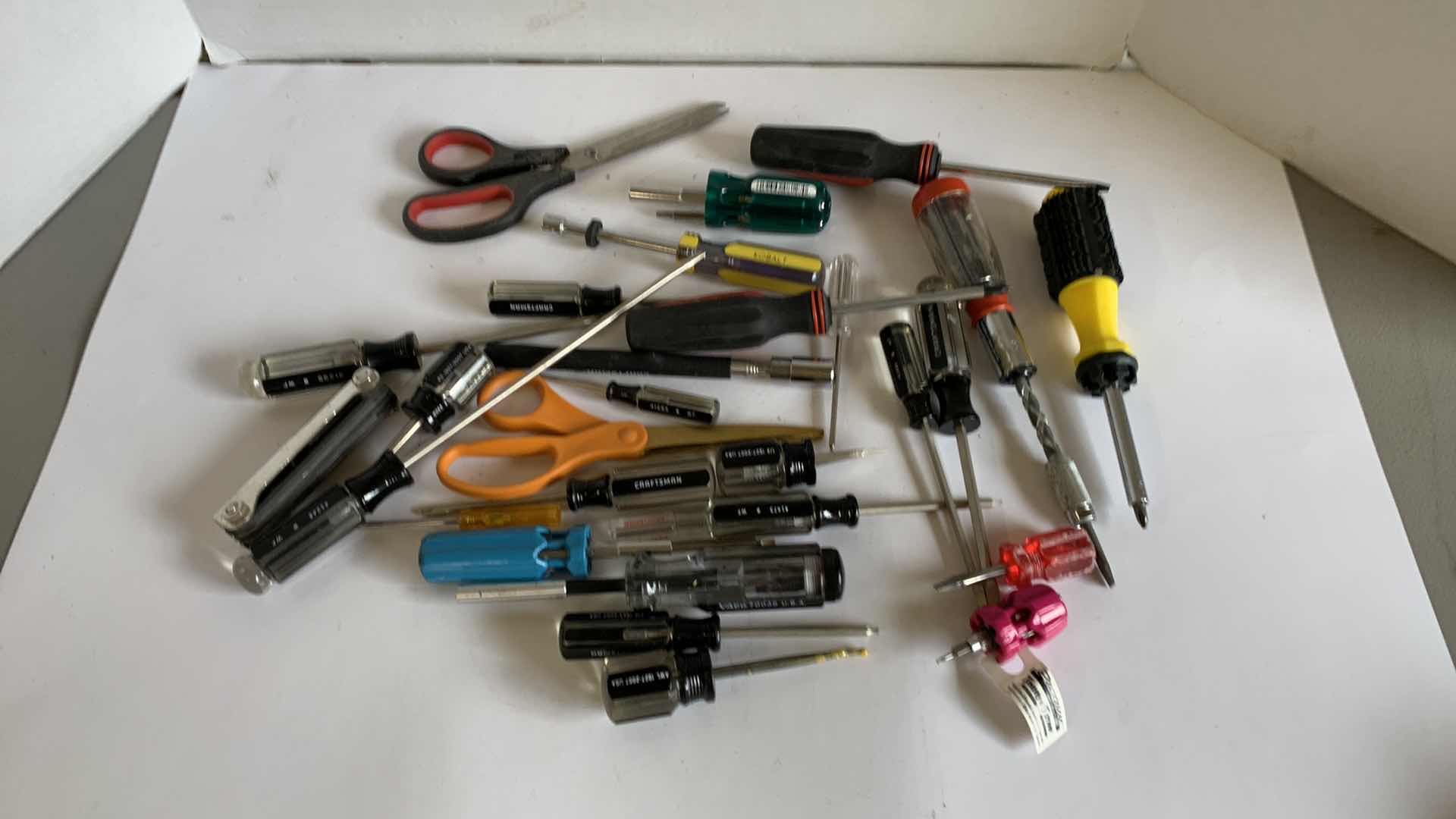 Photo 1 of ASSORTED SCREWDRIVERS
