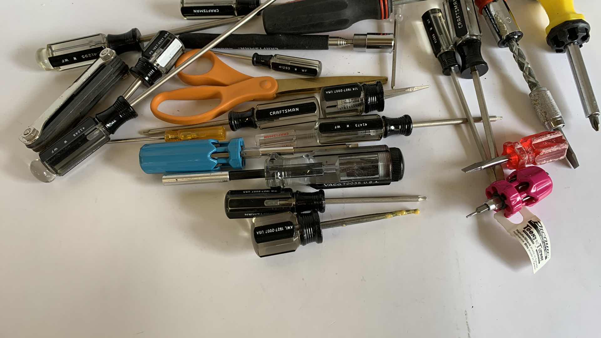 Photo 1 of ASSORTED SCREWDRIVERS