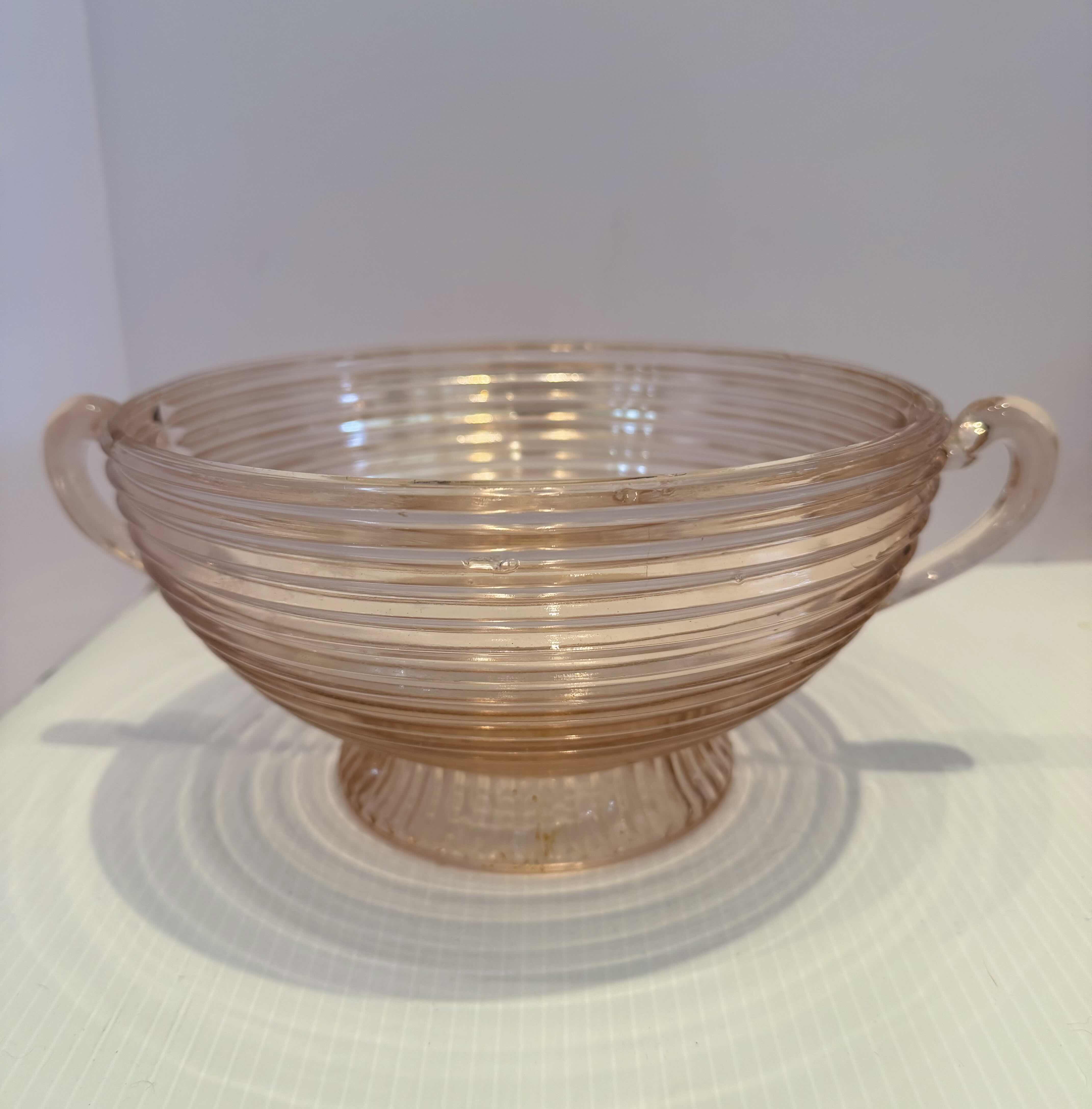 Photo 1 of VINTAGE PINK DEPRESSION GLASS BOWLS, SET OF 6 

LARGE BOWL
D9” X H5”

SMALL BOWLS
D6” X H1.5”