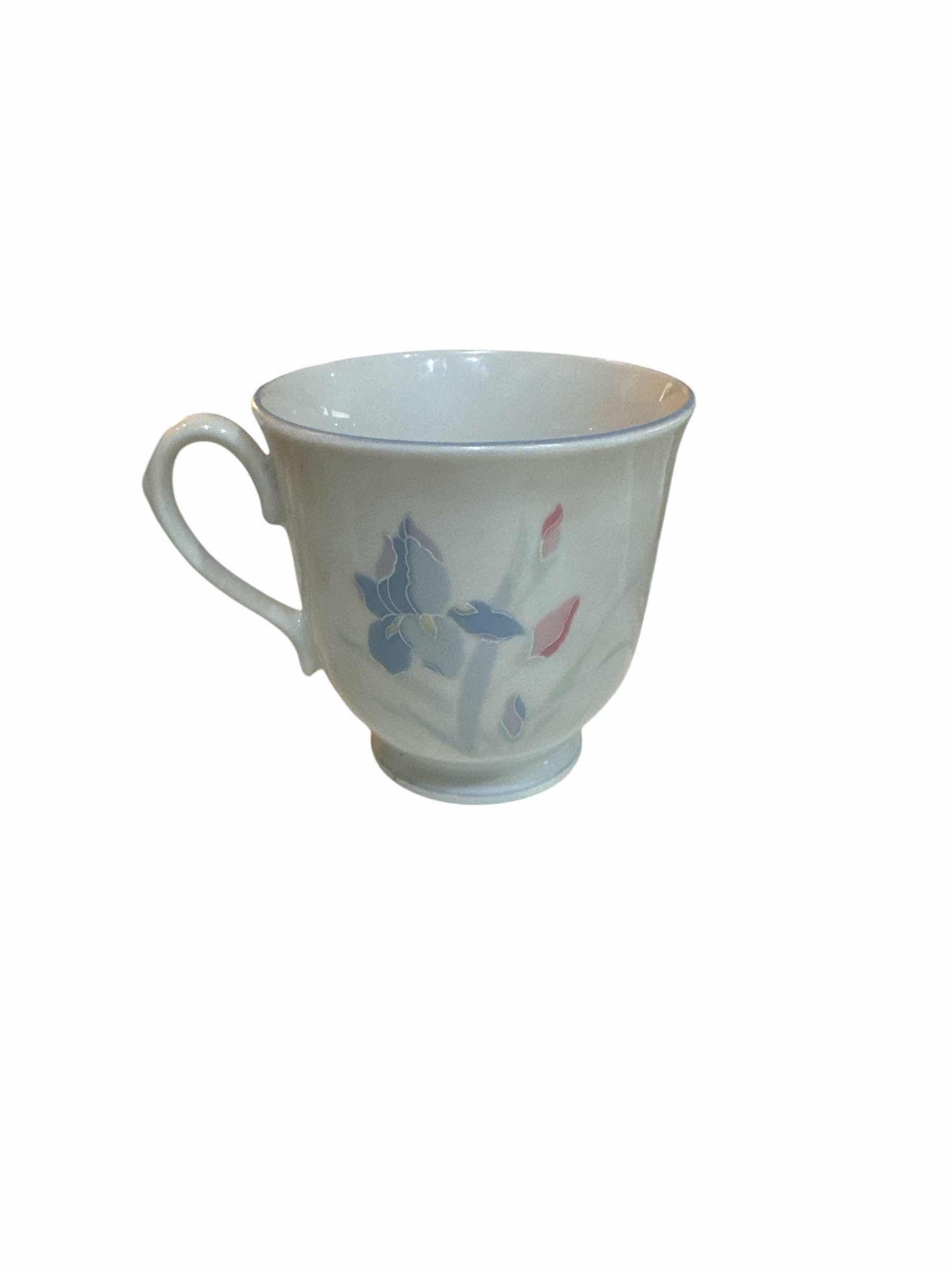 Photo 1 of 5 -TAYLOR & SMITH CLASSIC HERITAGE CELADON GREEN TEA CUP
6-FRESH FLOWERS BY EXCEL IRIS" FOOTED CUP