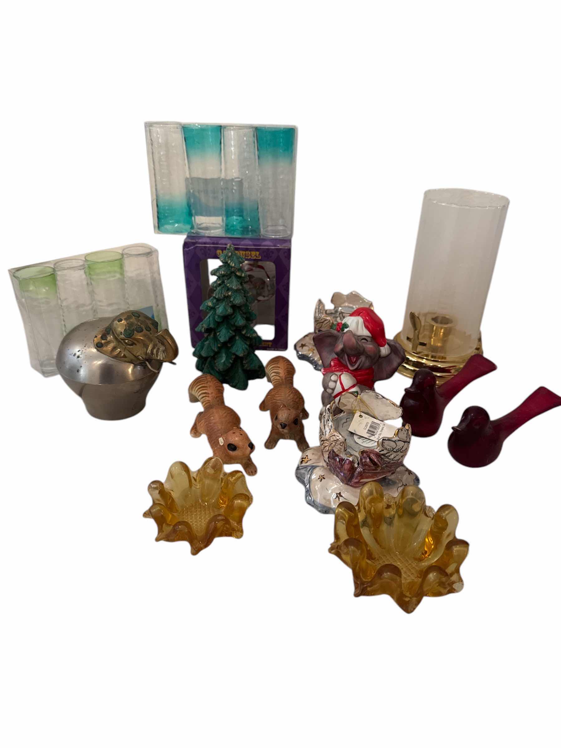 Photo 1 of 15 ASSORTED HOME DECOR ITEMS