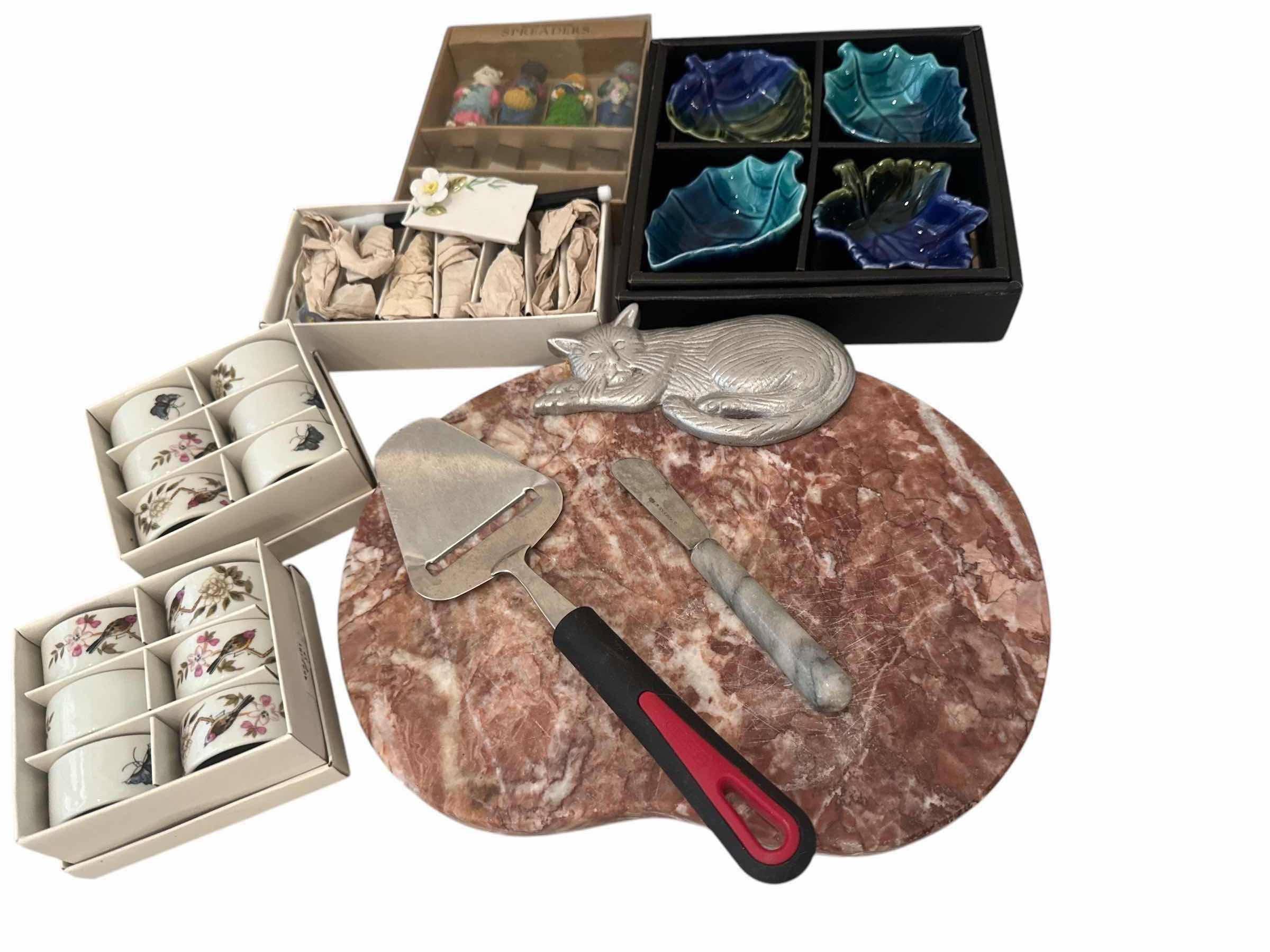 Photo 1 of ENTERTAINING SERVICE WARE