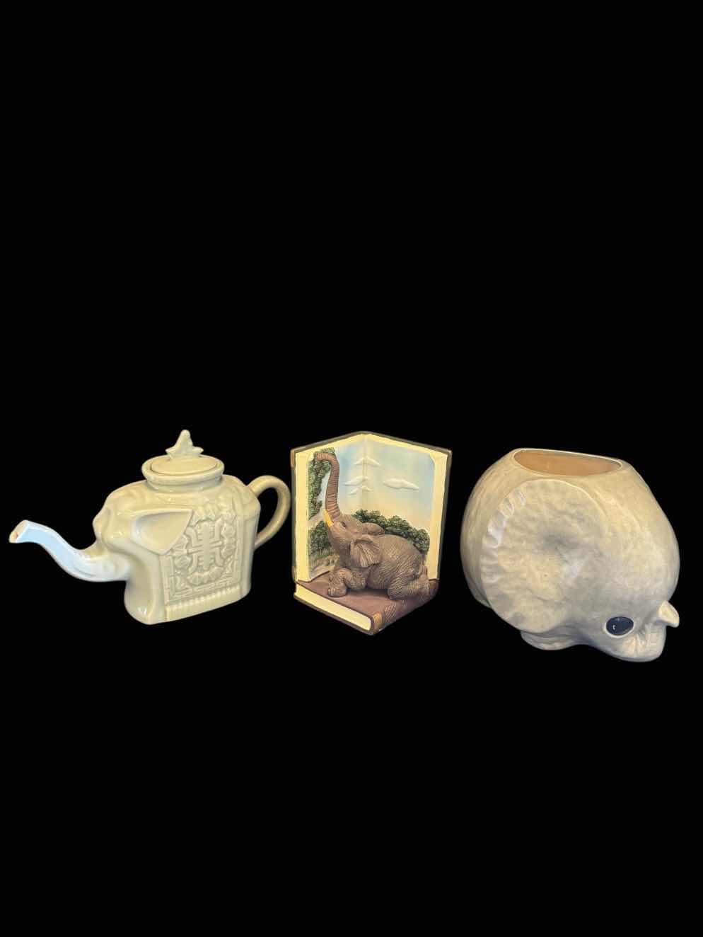 Photo 1 of ELEPHANT DECOR, ELEPHANT TEAPOT, ELEPHANT BOOKEND, ELEPHANT VASE

TEAPOT
10” X H5.5”

BOOKEND
4” X H 5.5”

ELEPHANT VASE
9” X H6”