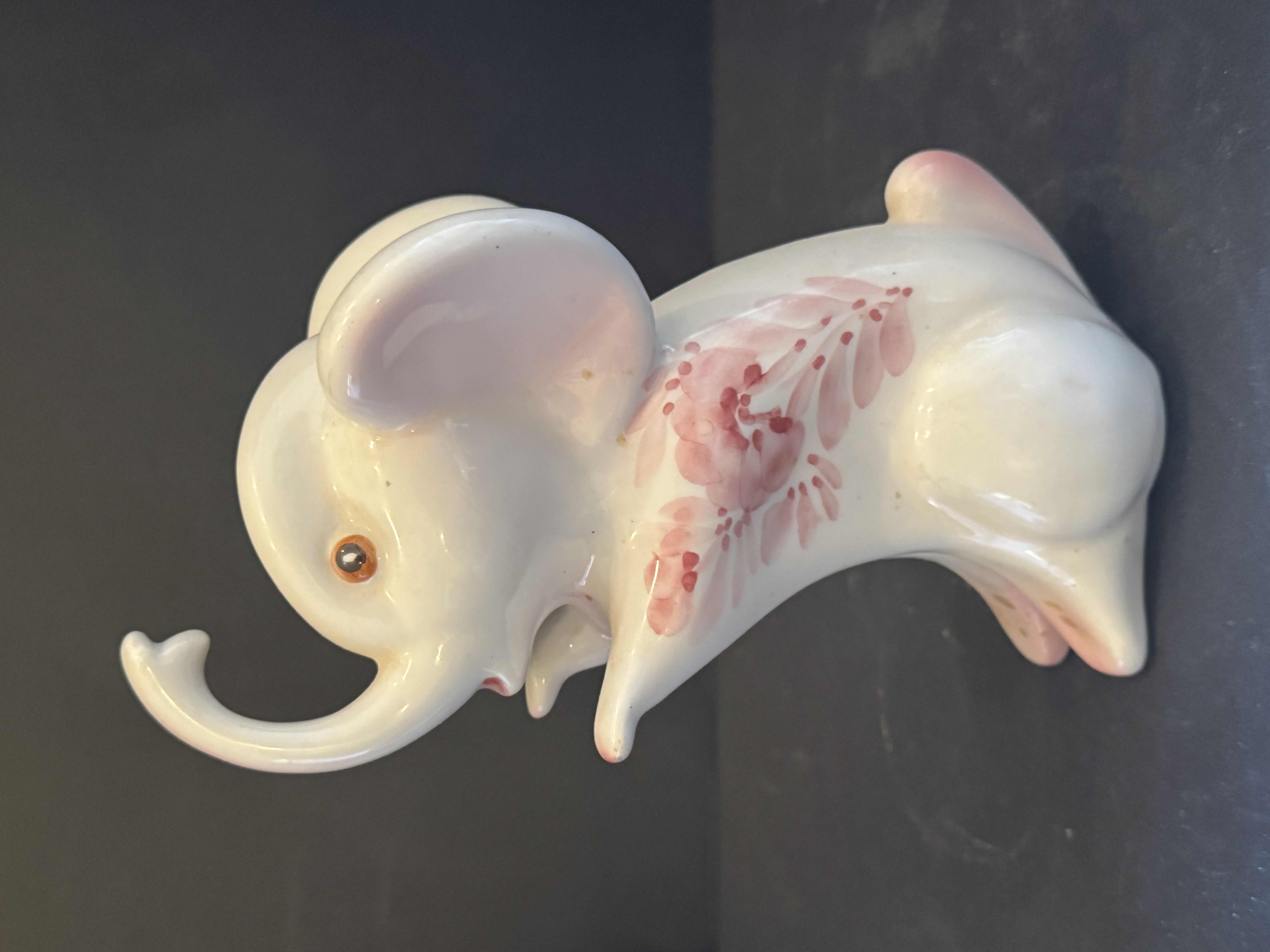 Photo 1 of VINTAGE ELEPHANT COLLECTION RESIN ELEPHANT, ELEPHANT MUSIC BOX, CERAMIC ELEPHANT

RESIN ELEPHANT 
3” X H4”
ELEPHANT MUSIC BOX
4” X H5.5”
CERAMIC ELEPHANT
4.5” X H7”