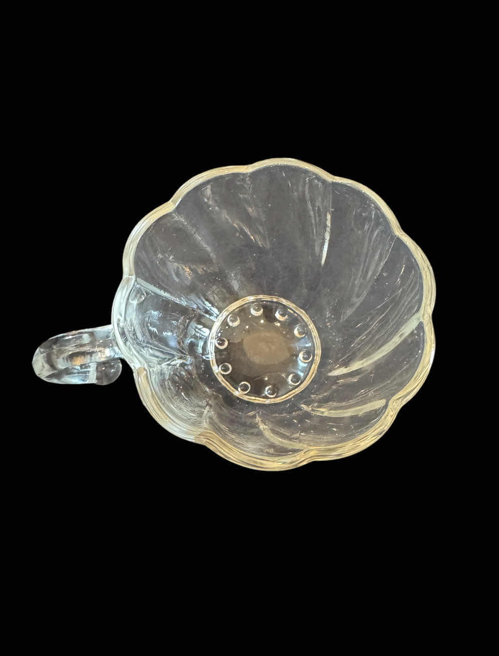 Photo 1 of VINTAGE COLONIAL SWIRL HOOKED GLASS CUPS, CLEAR

D3” X H2.5”